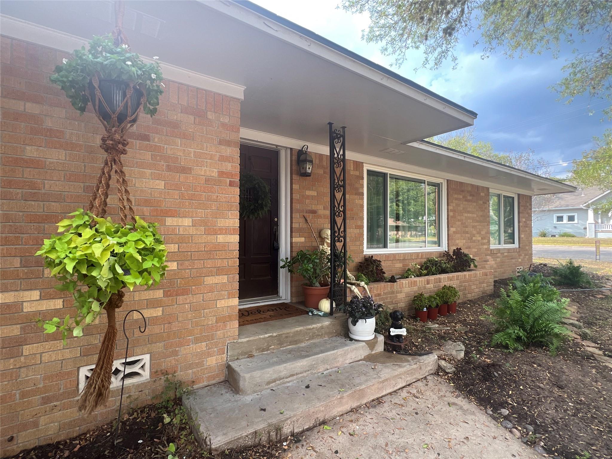 355 N Monroe St, La Grange, TX 78945