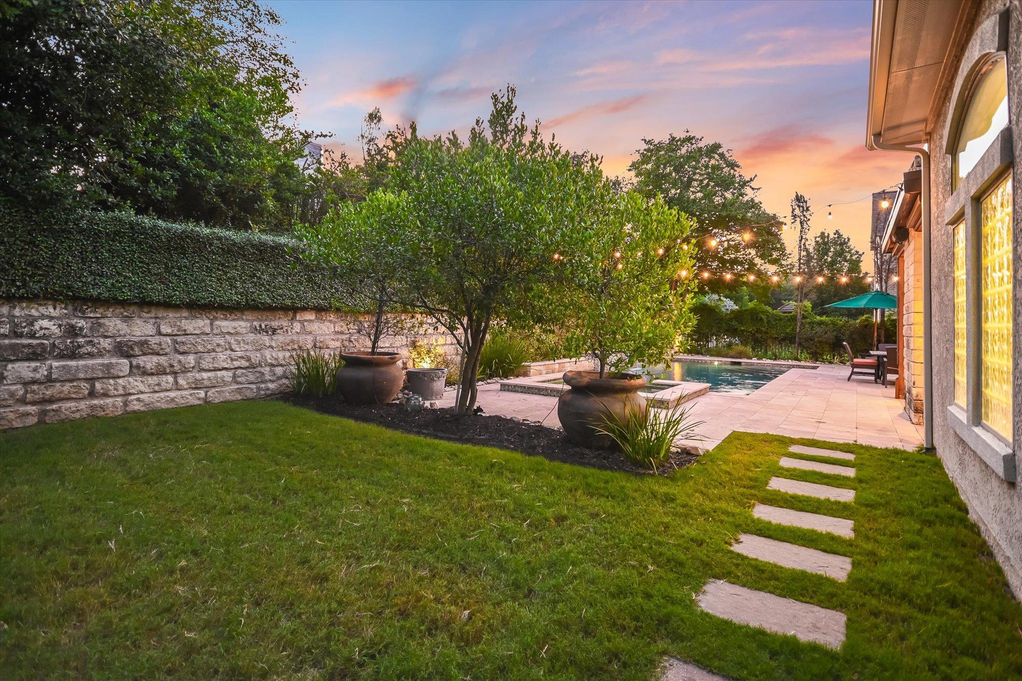 105 Whitley Dr, Austin, TX 78738