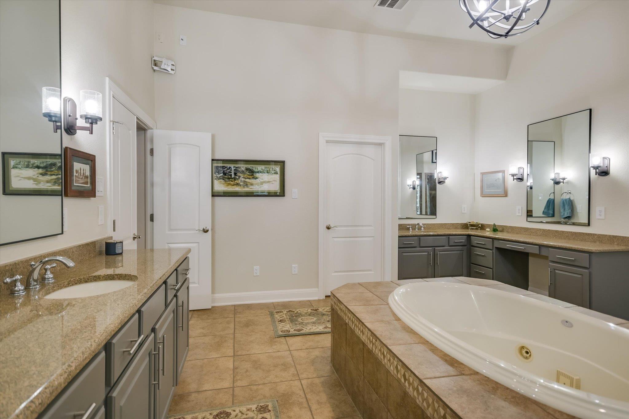 105 Whitley Dr, Austin, TX 78738