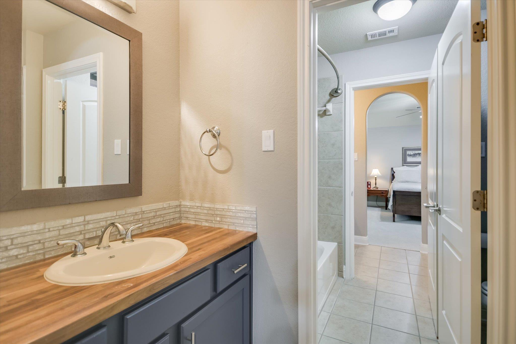 105 Whitley Dr, Austin, TX 78738