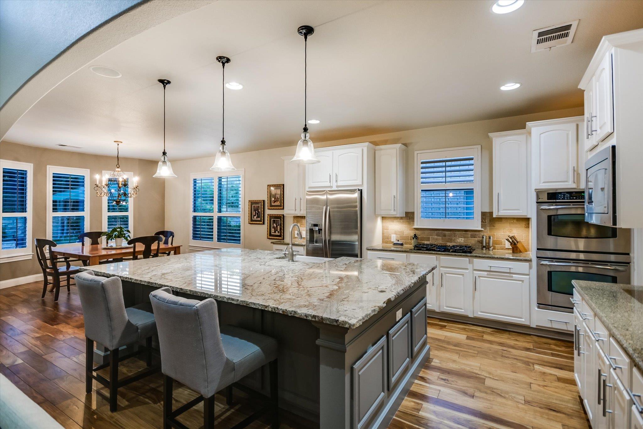 105 Whitley Dr, Austin, TX 78738