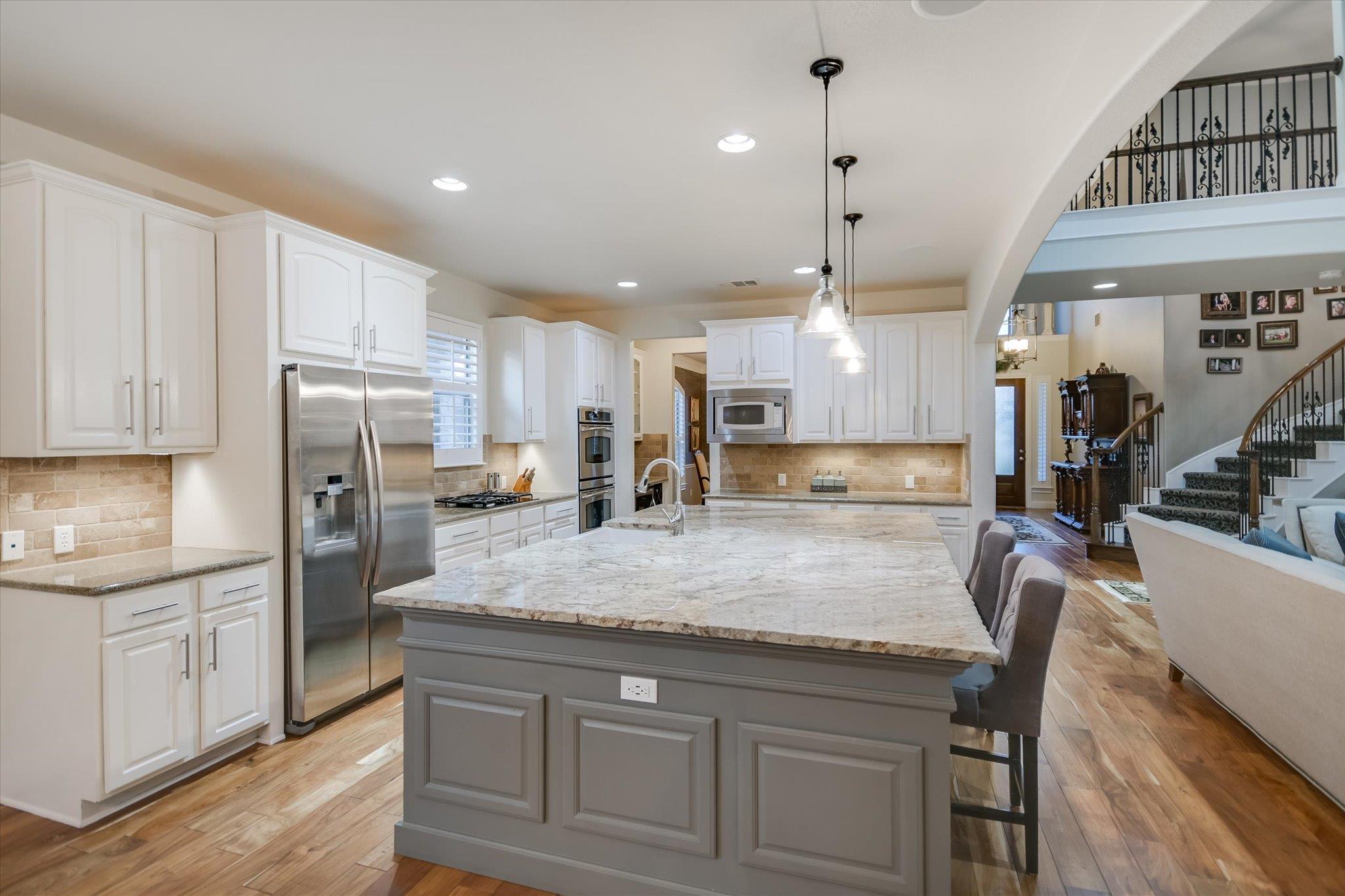 105 Whitley Dr, Austin, TX 78738