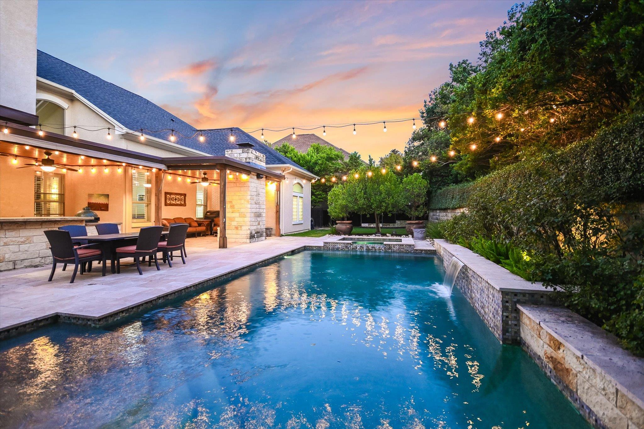 105 Whitley Dr, Austin, TX 78738