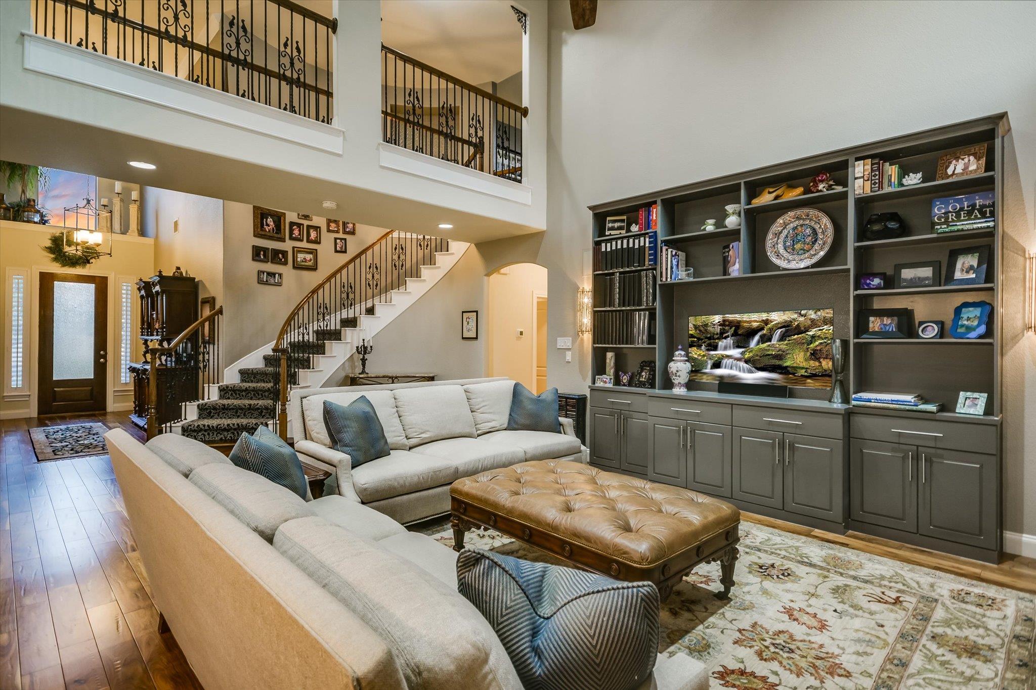 105 Whitley Dr, Austin, TX 78738