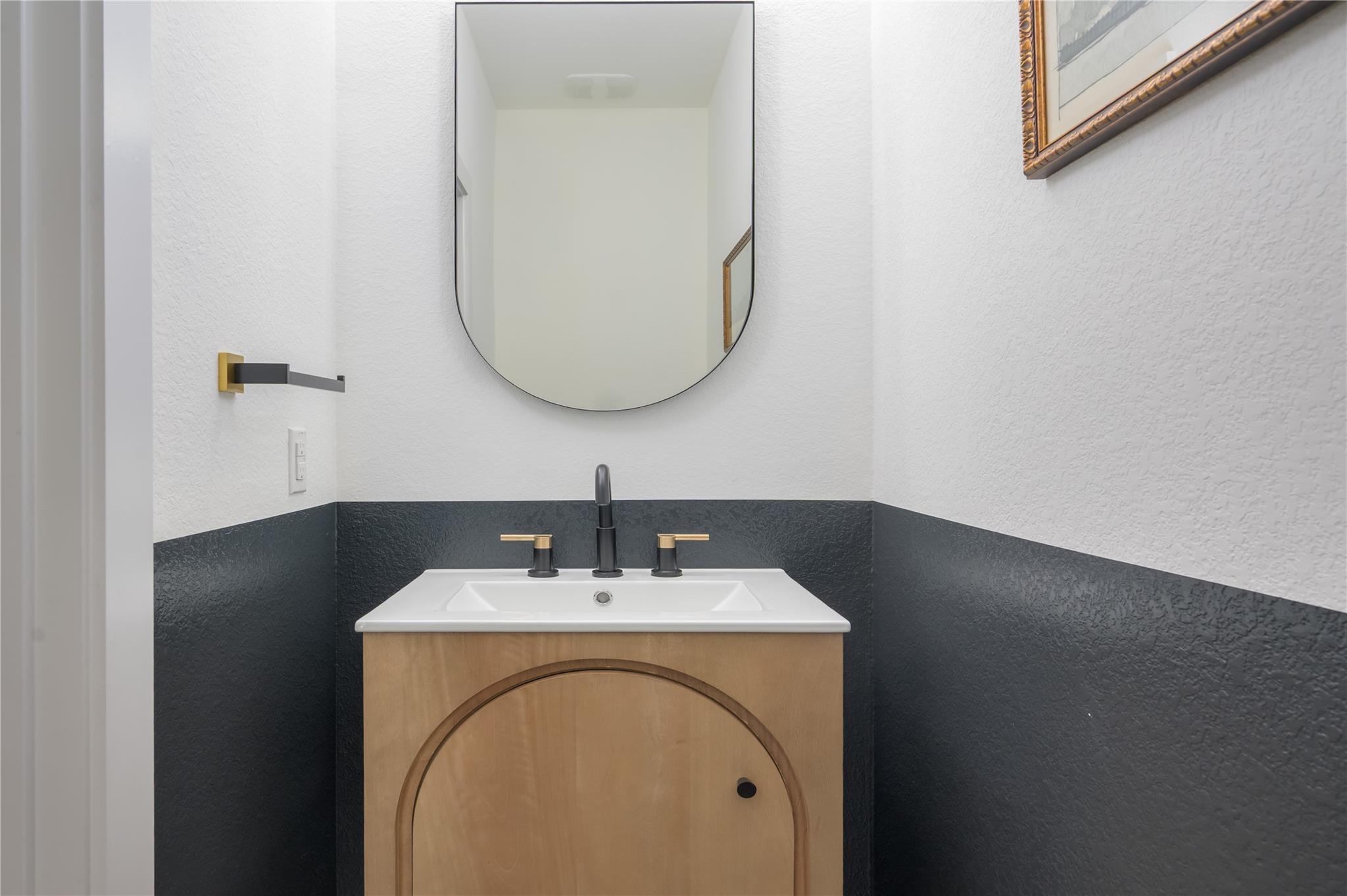 142 Volterra Ln, Dripping Springs, TX 78620