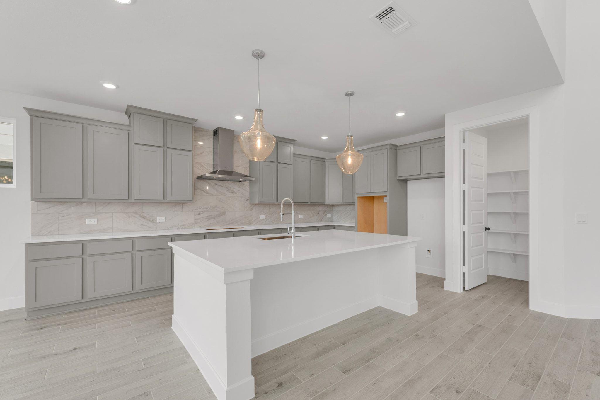 162 Montecilo Dr, Liberty Hill, TX 78642