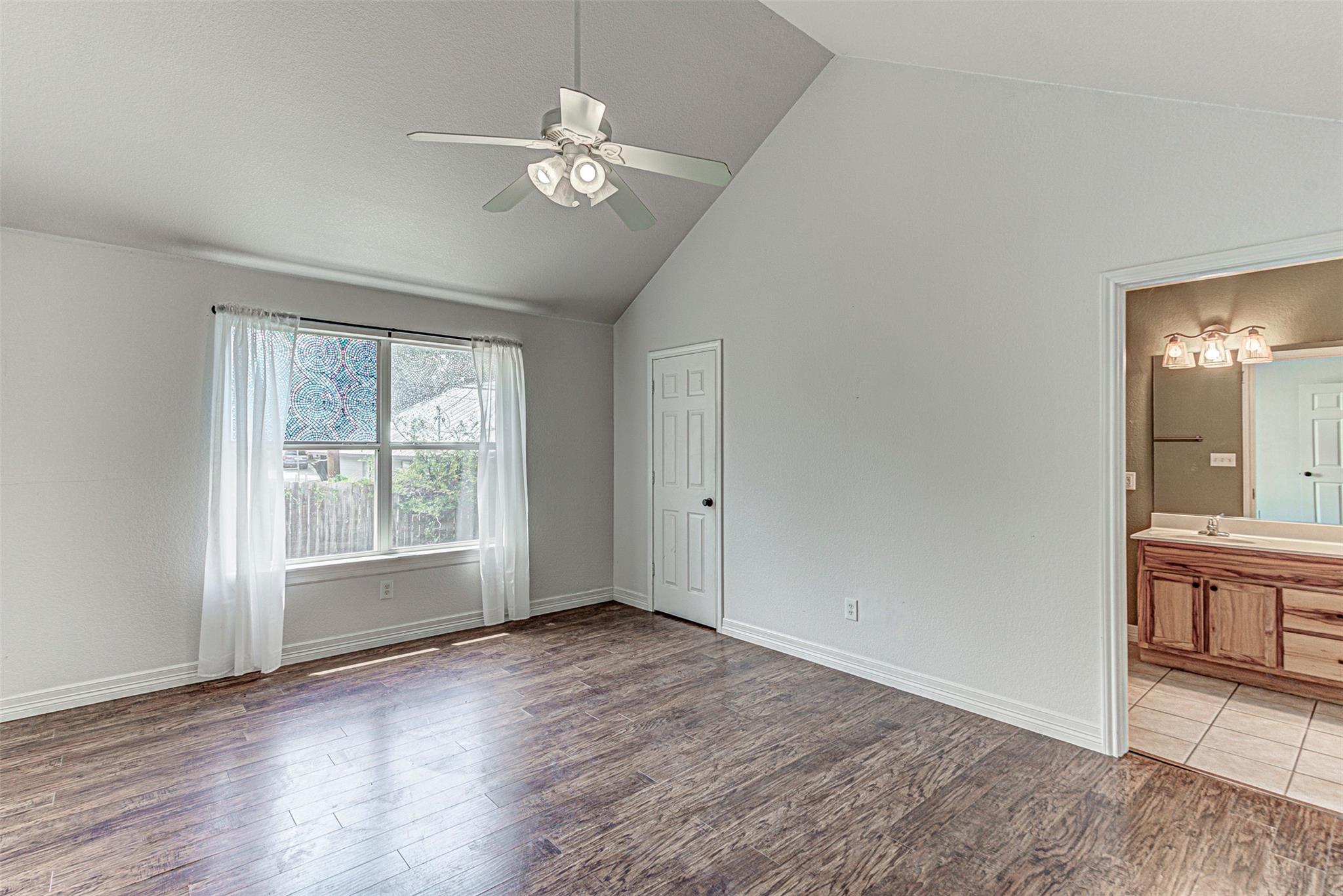 724 Cypress Ln, Cottonwood Shores, TX 78657