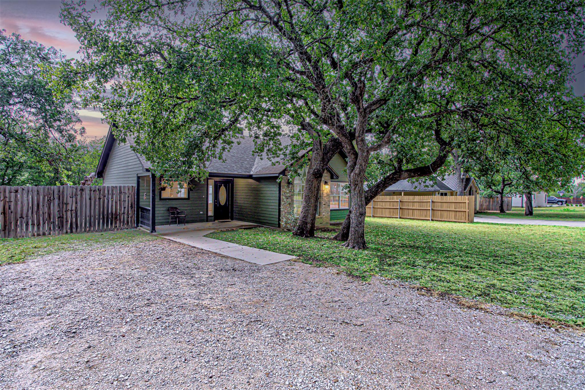 724 Cypress Ln, Cottonwood Shores, TX 78657