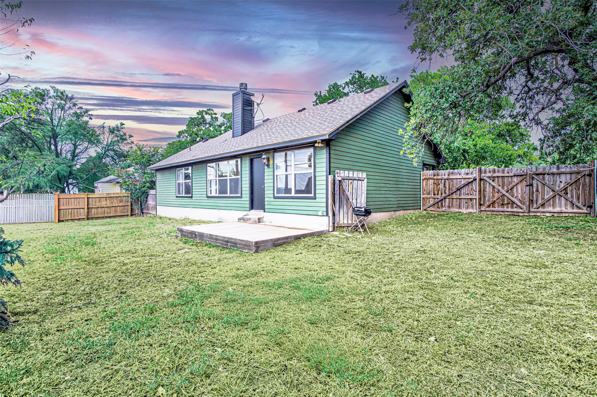 724 Cypress Ln, Cottonwood Shores, TX 78657