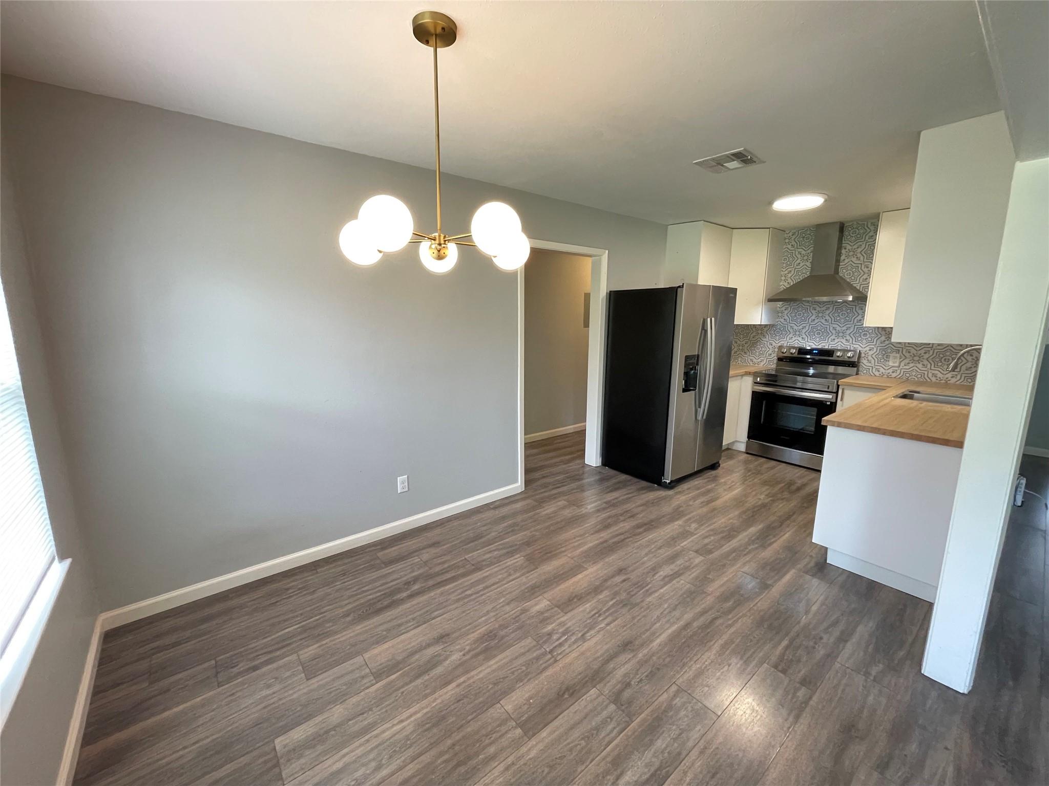 8436 Jamestown Dr, Austin, TX 78758