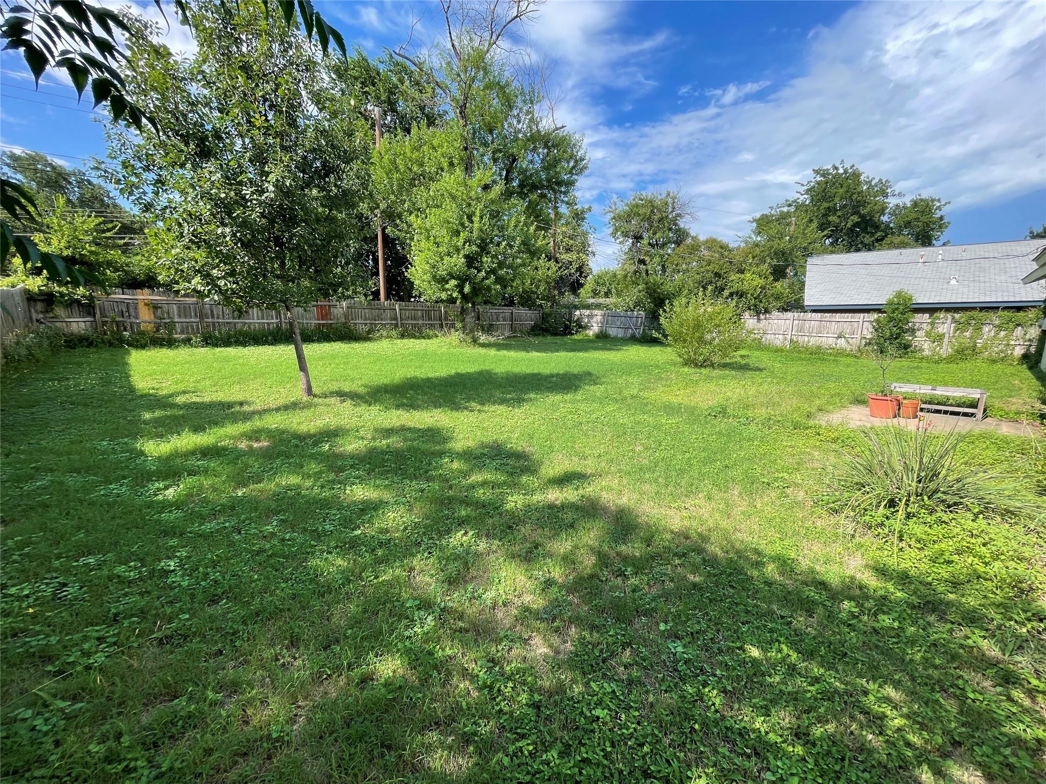 8436 Jamestown Dr, Austin, TX 78758