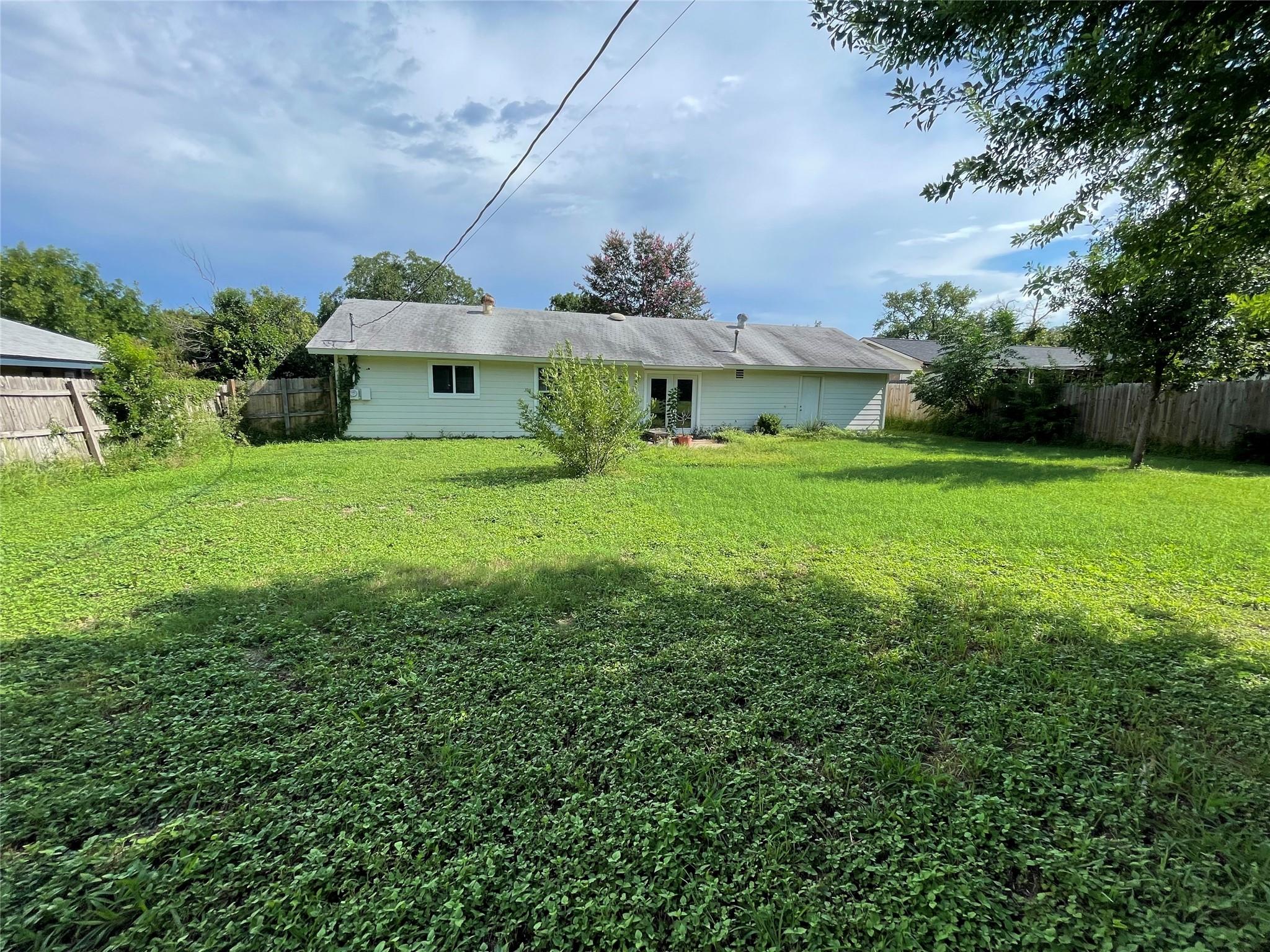 8436 Jamestown Dr, Austin, TX 78758