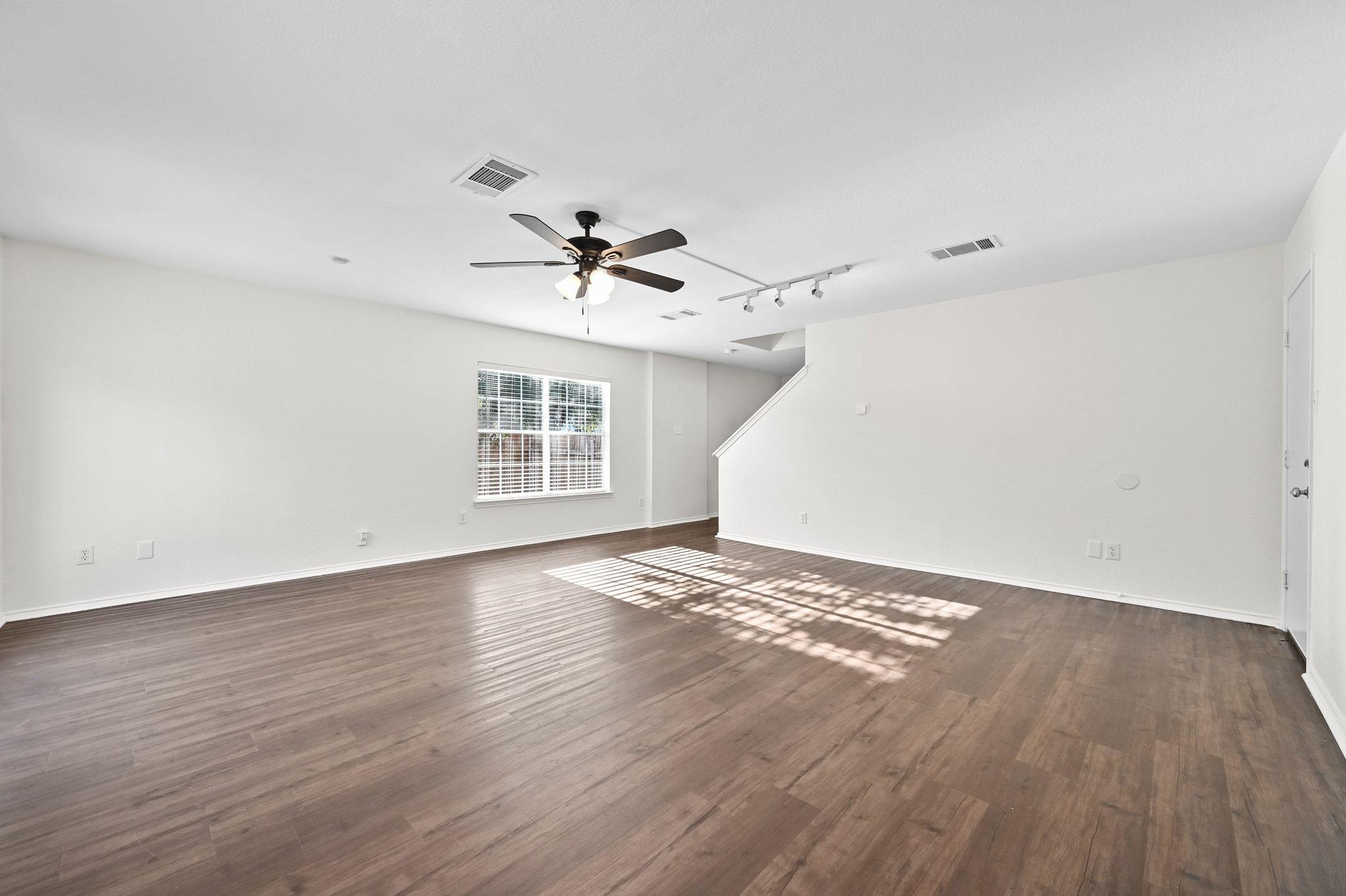 1400 Geoffs Dr, Austin, TX 78748