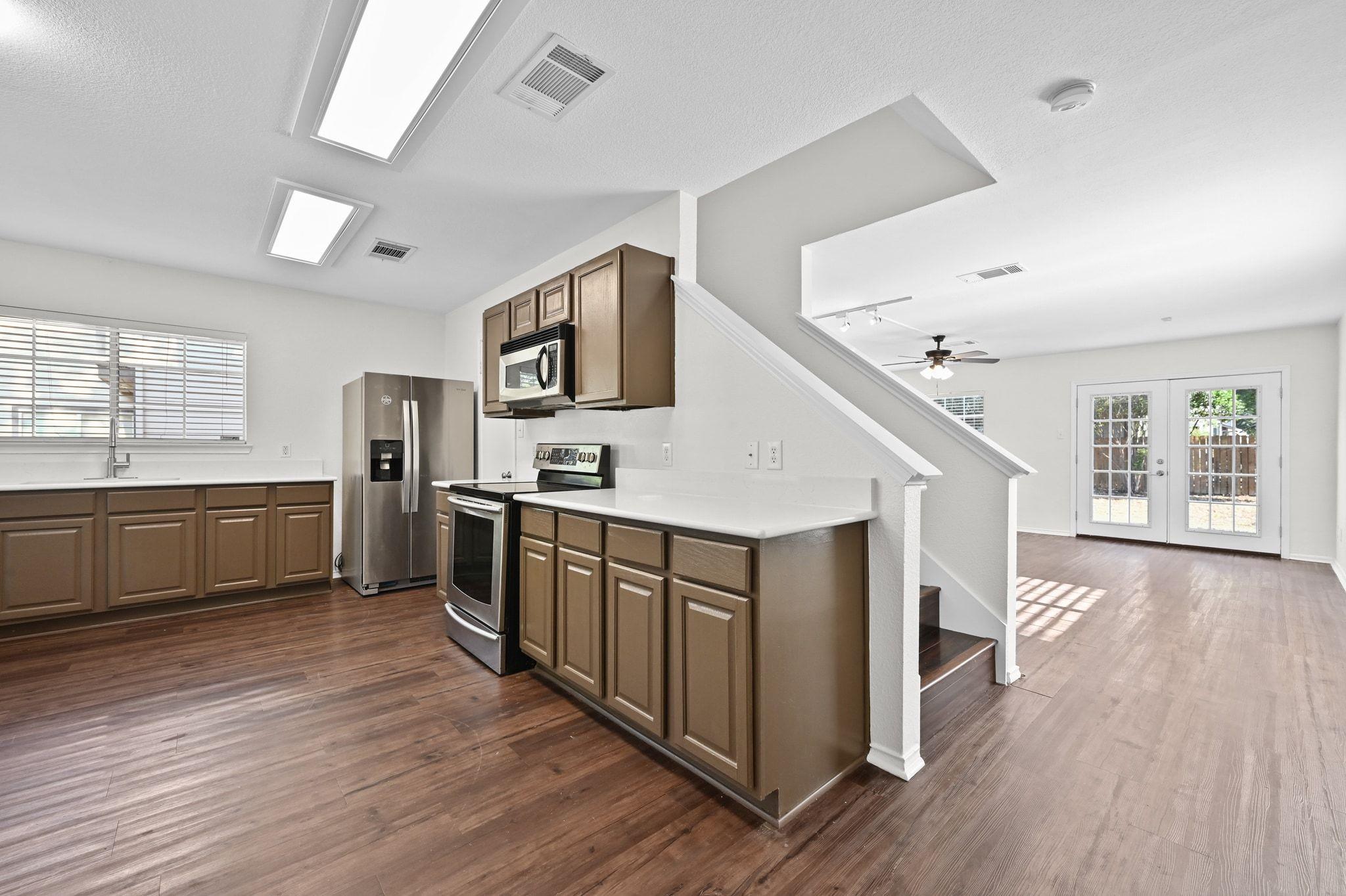 1400 Geoffs Dr, Austin, TX 78748