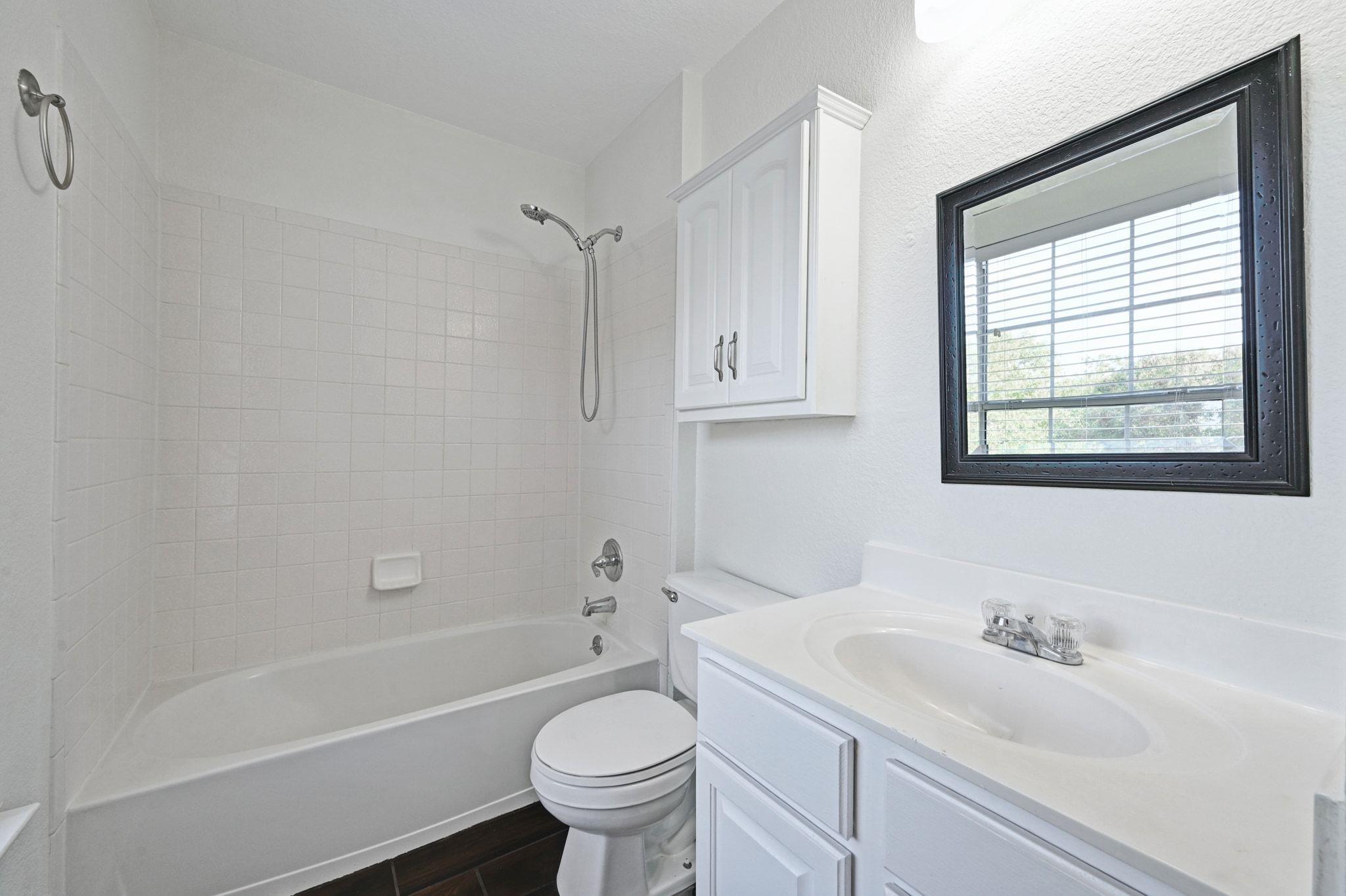 1400 Geoffs Dr, Austin, TX 78748