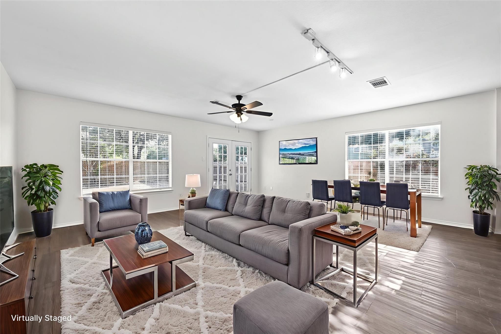 1400 Geoffs Dr, Austin, TX 78748