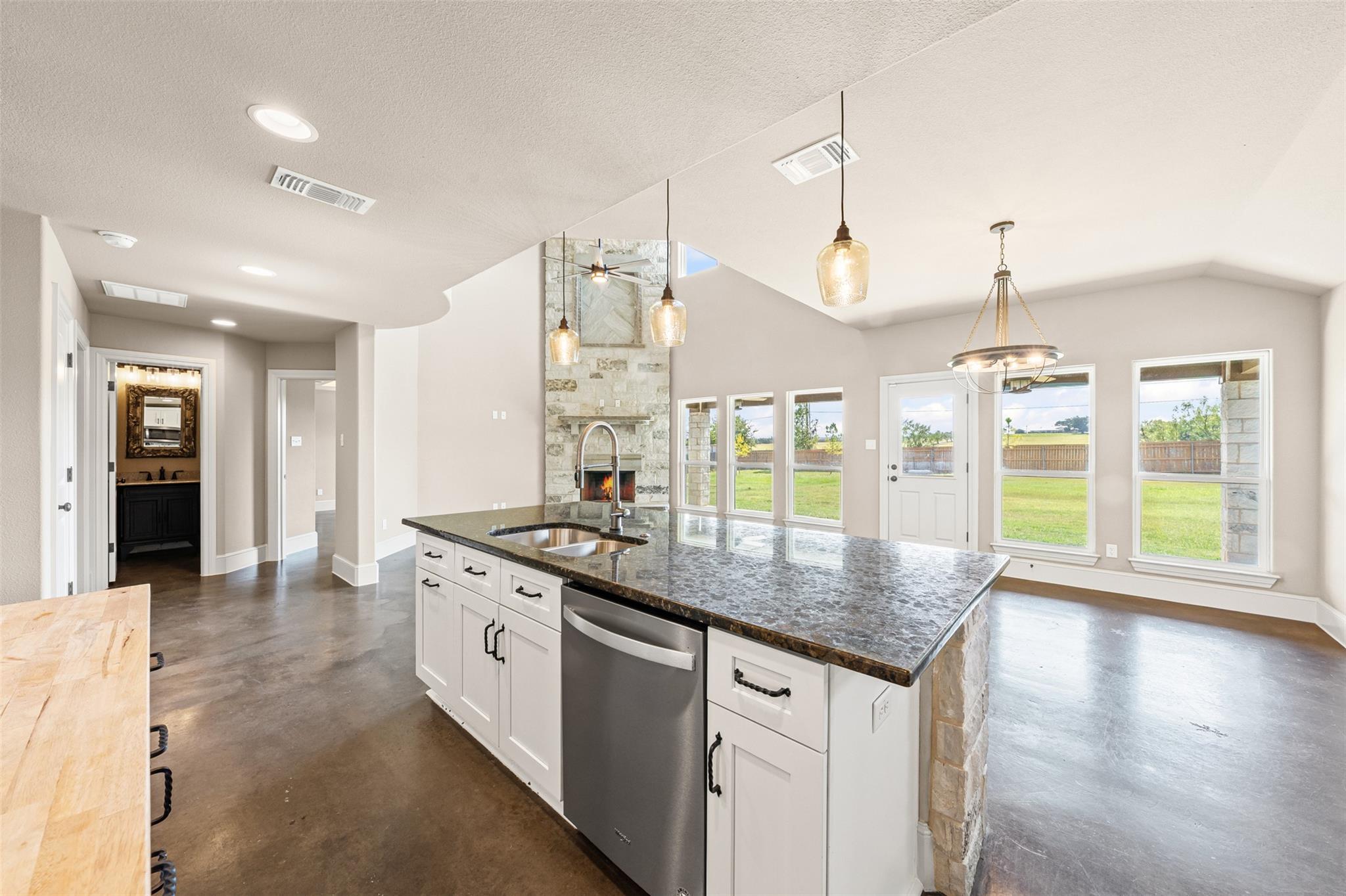 1052 Parkview Dr Way, Salado, TX 76571