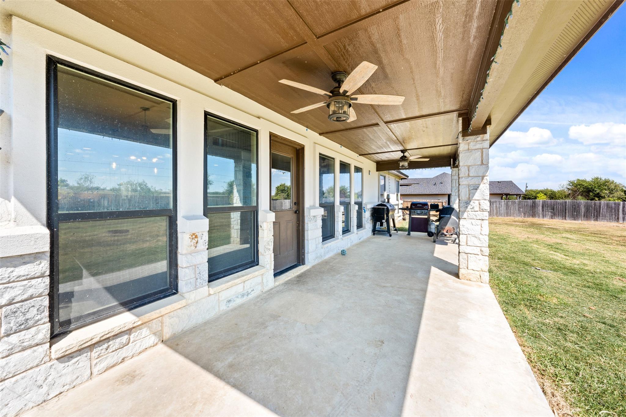 1052 Parkview Dr Way, Salado, TX 76571