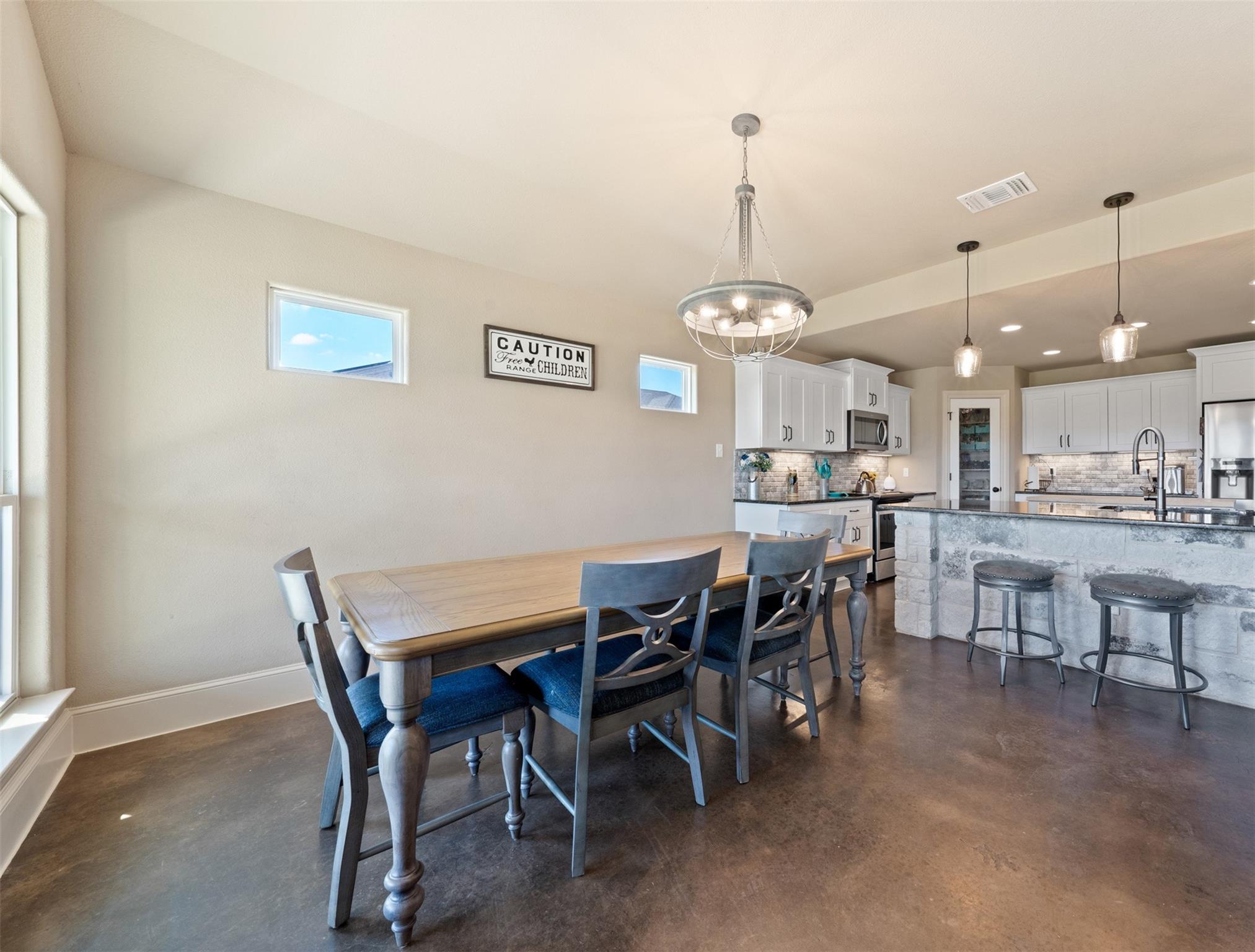 1052 Parkview Dr Way, Salado, TX 76571