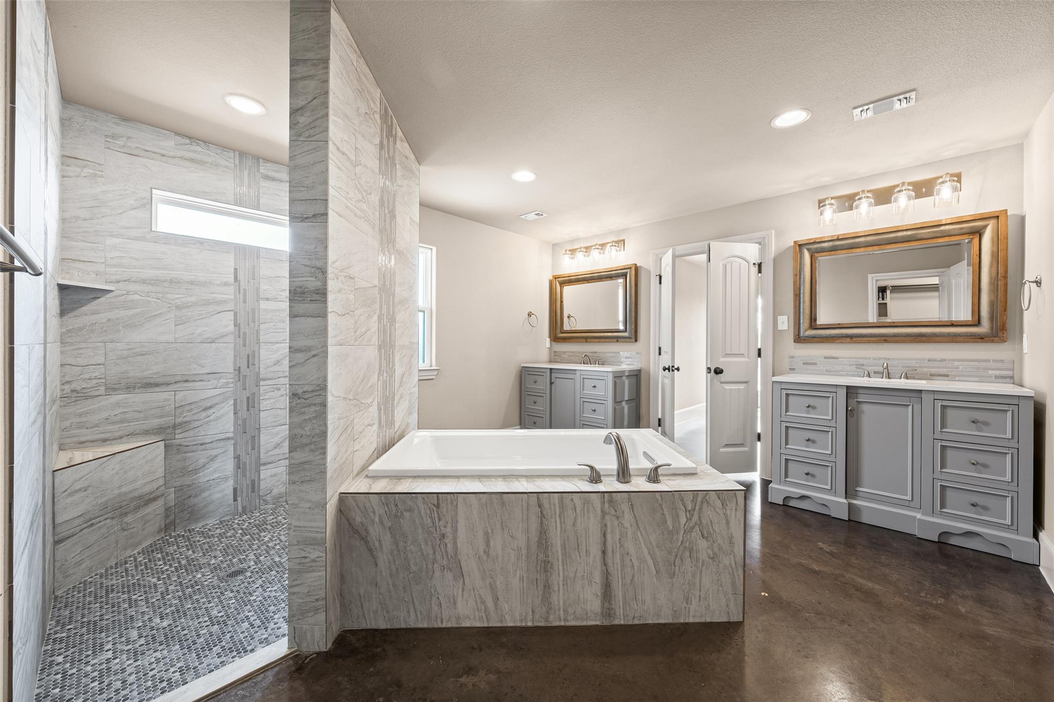 1052 Parkview Dr Way, Salado, TX 76571