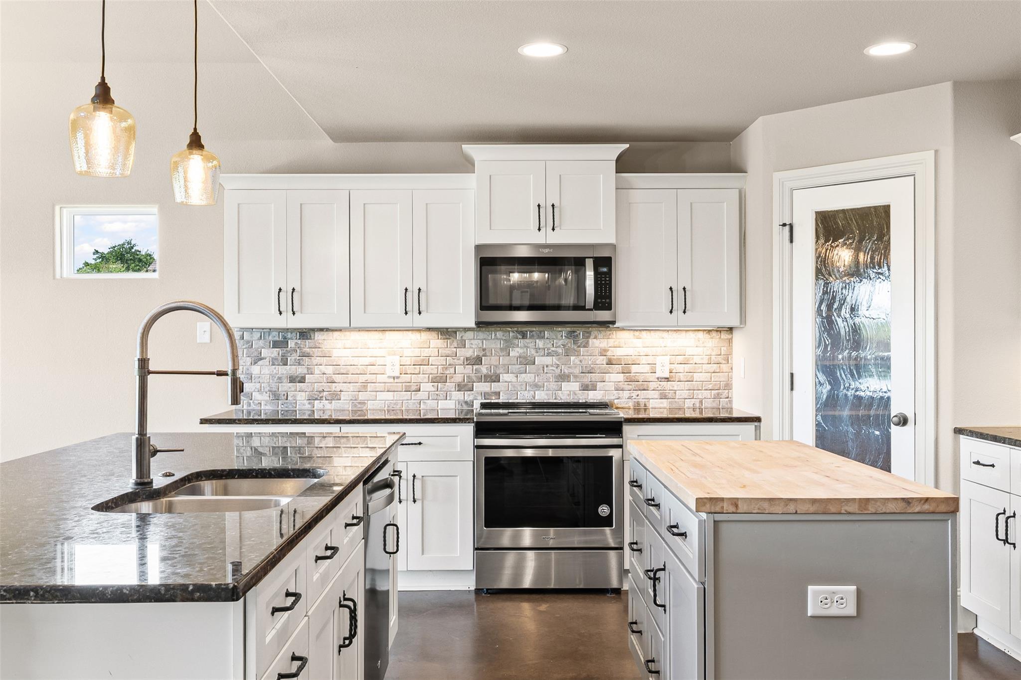 1052 Parkview Dr Way, Salado, TX 76571