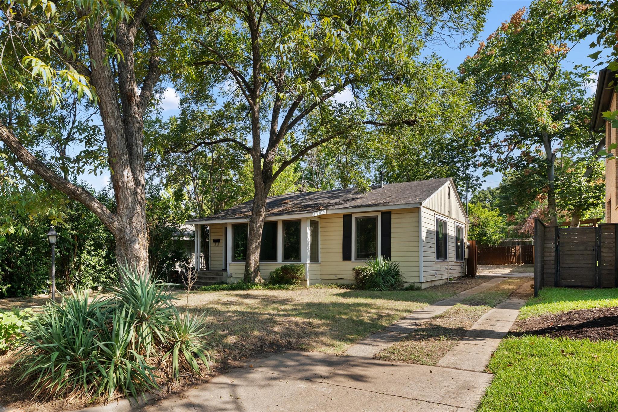 1910 W 33rd St, Austin, TX 78703