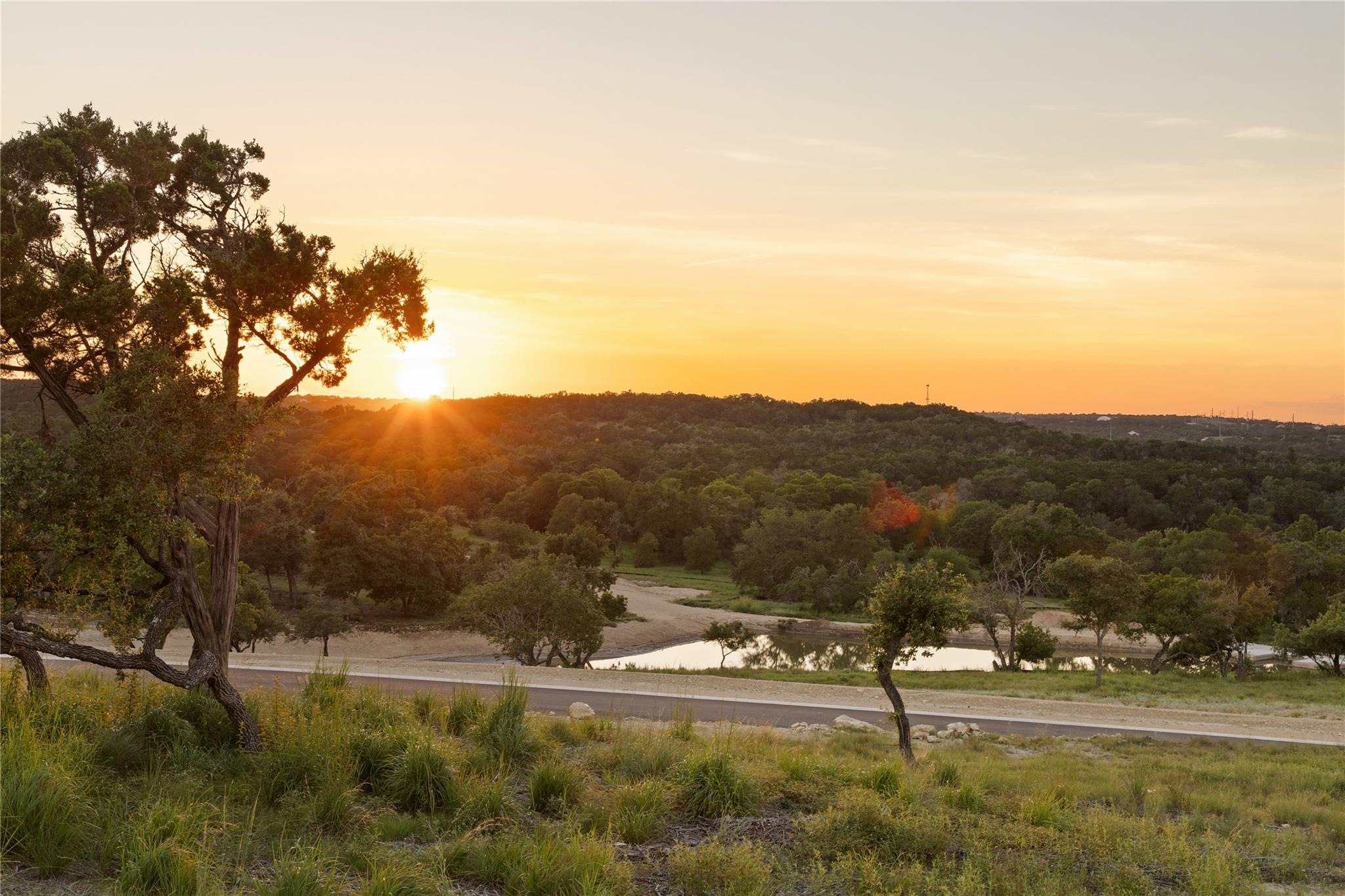 9513 Morninghill Dr, Austin, TX 78737