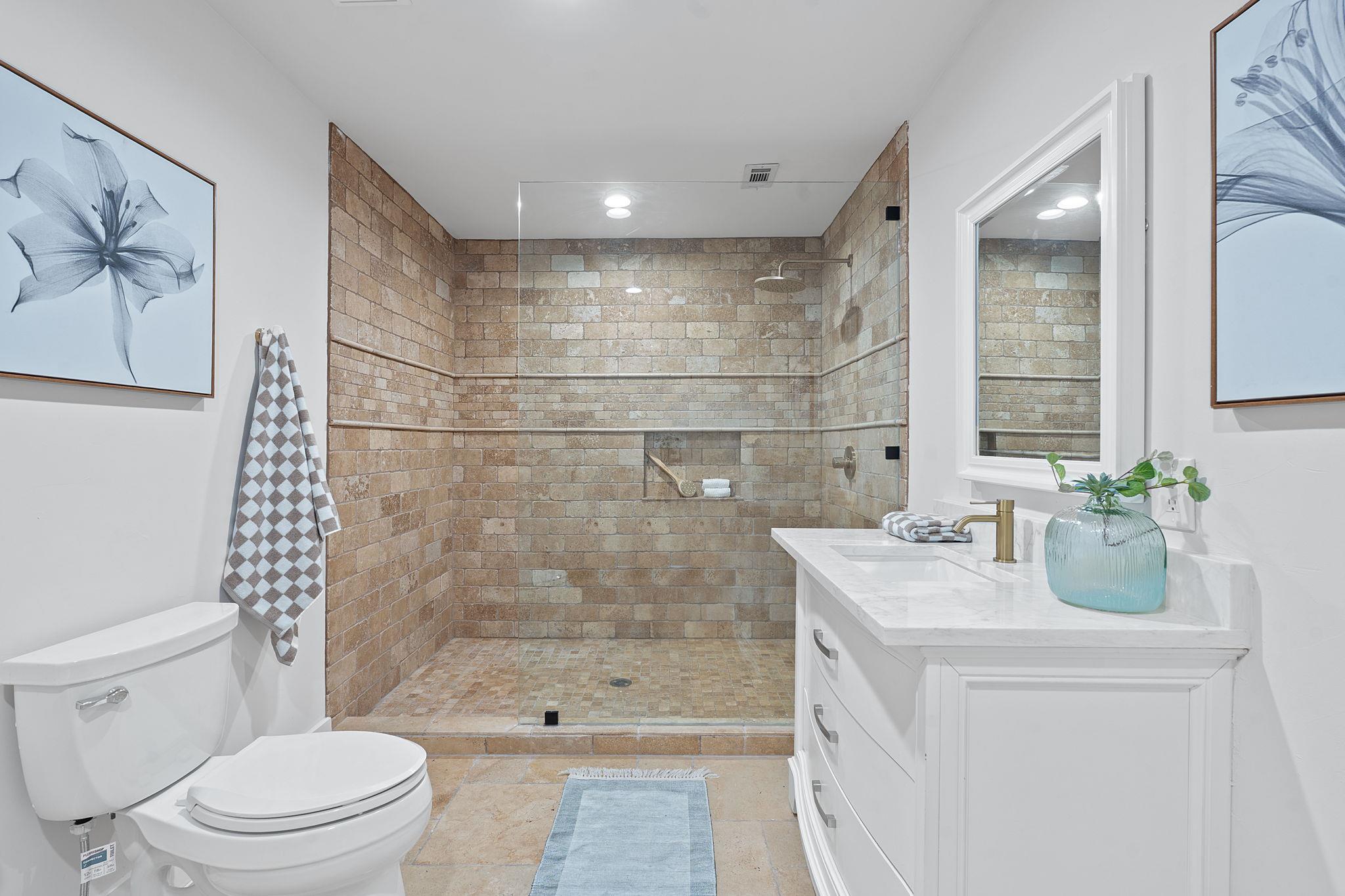 1325 Likeness Rd, Spicewood, TX 78669