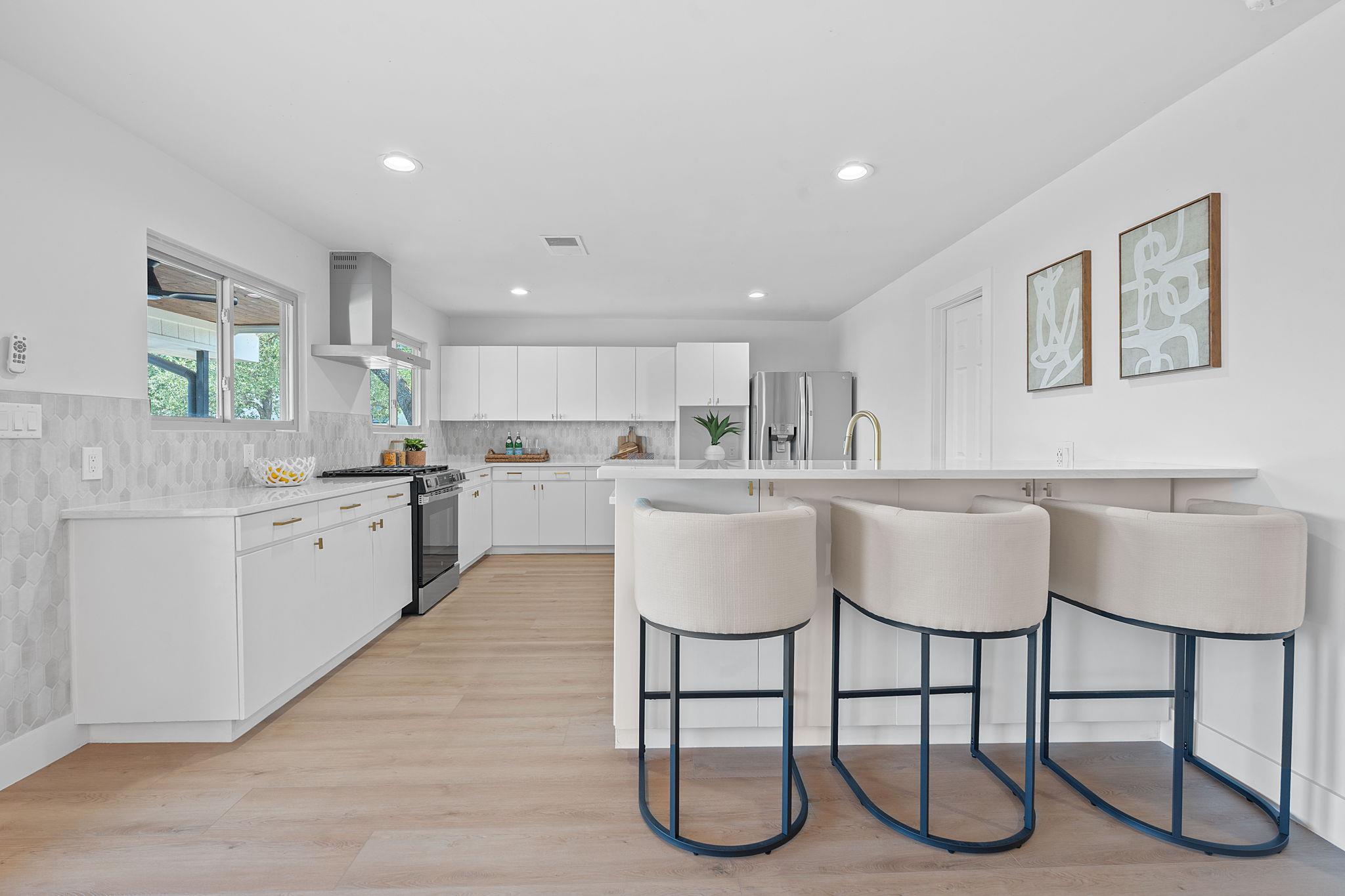 1325 Likeness Rd, Spicewood, TX 78669