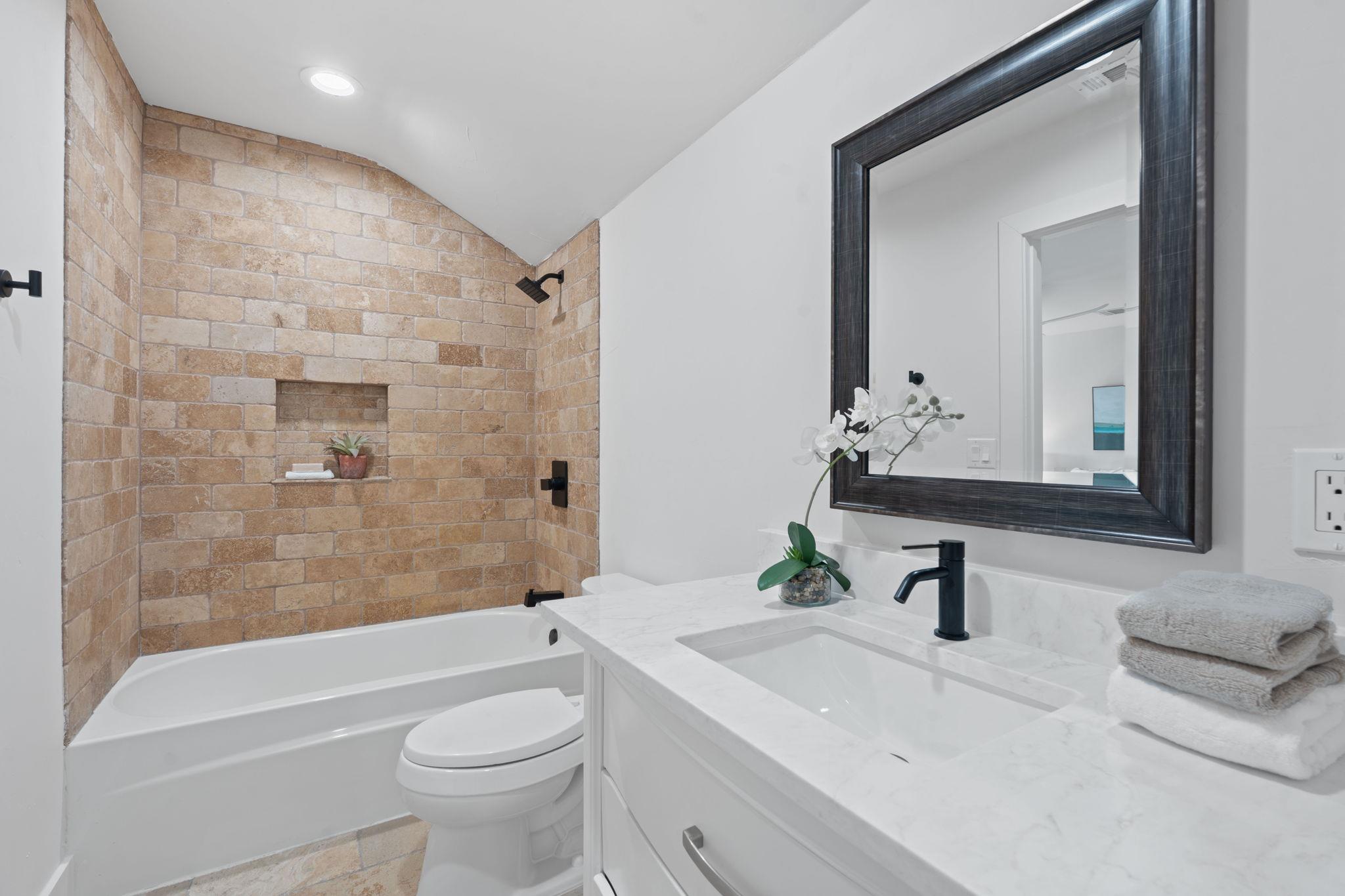 1325 Likeness Rd, Spicewood, TX 78669