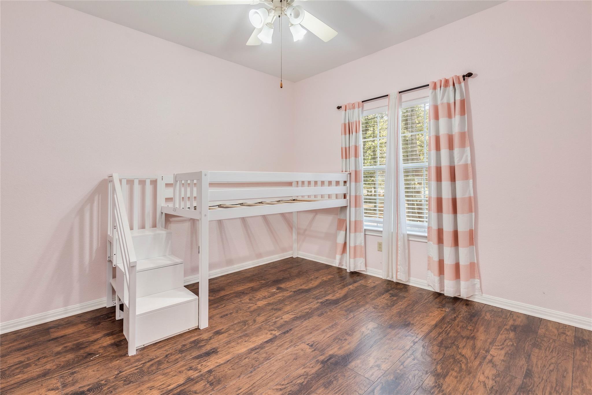 517 Arbors Cir, Elgin, TX 78621