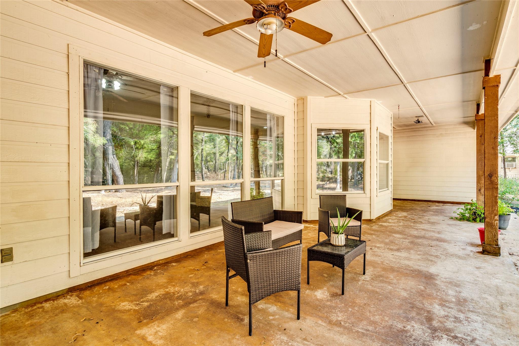 517 Arbors Cir, Elgin, TX 78621