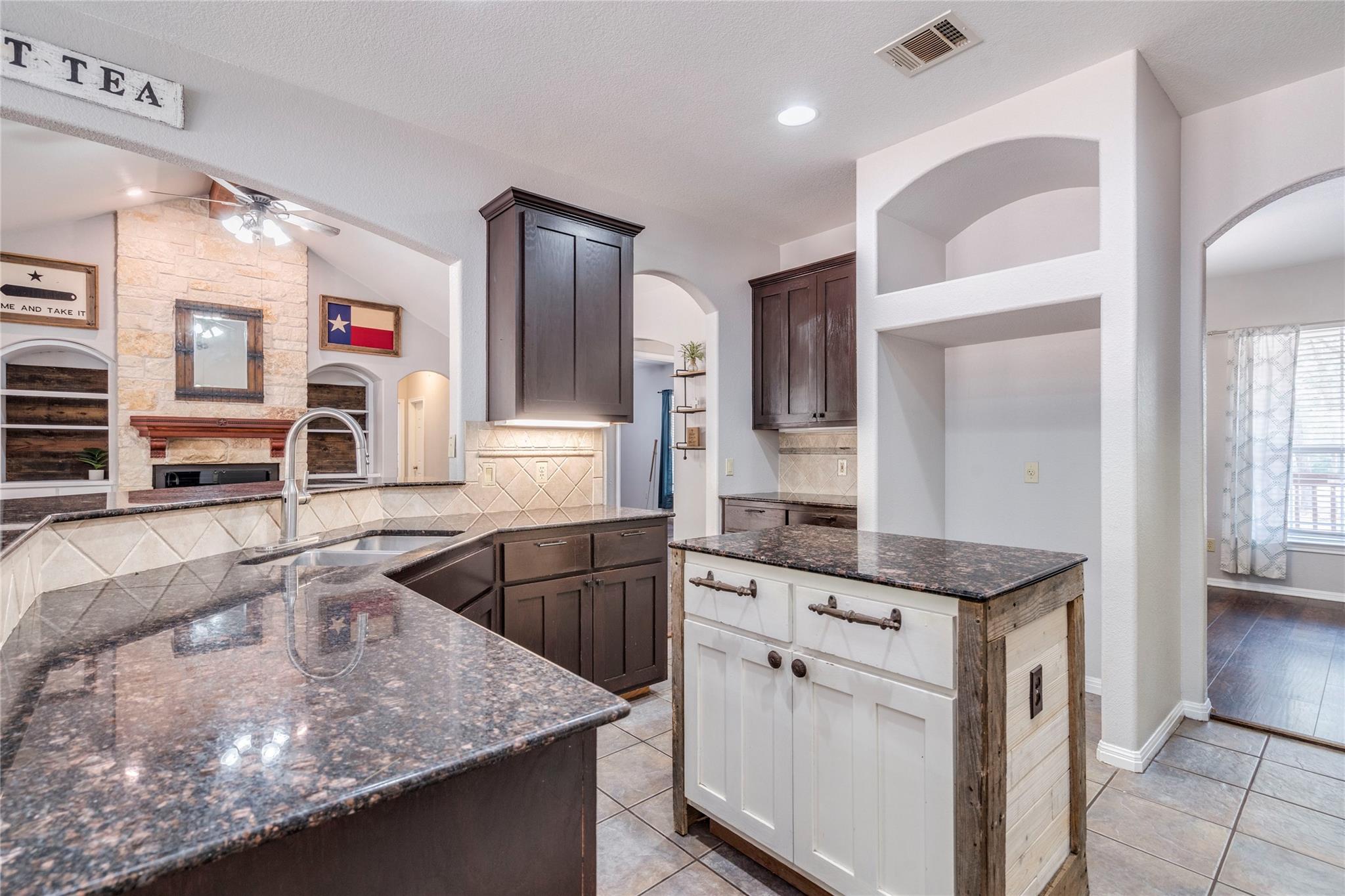 517 Arbors Cir, Elgin, TX 78621