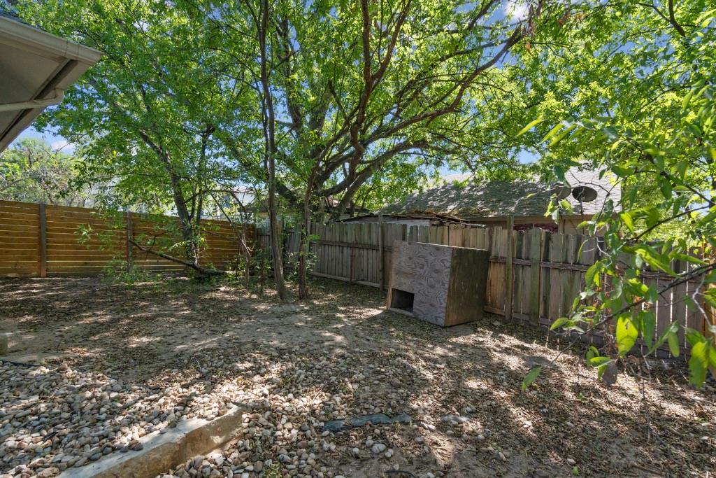 1407 Avebury Cir # B, Austin, TX 78753
