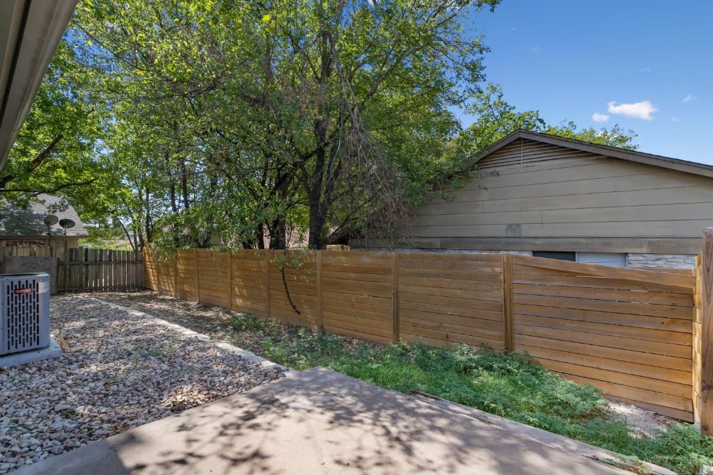 1407 Avebury Cir # B, Austin, TX 78753