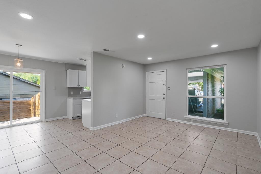 1407 Avebury Cir # B, Austin, TX 78753