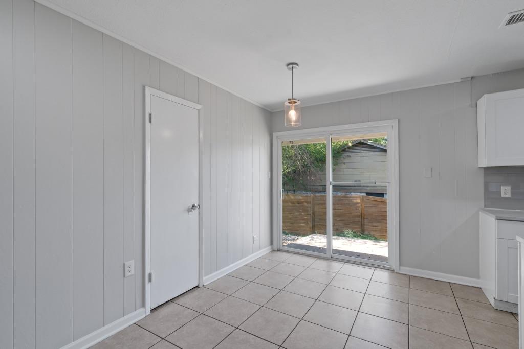 1407 Avebury Cir # B, Austin, TX 78753