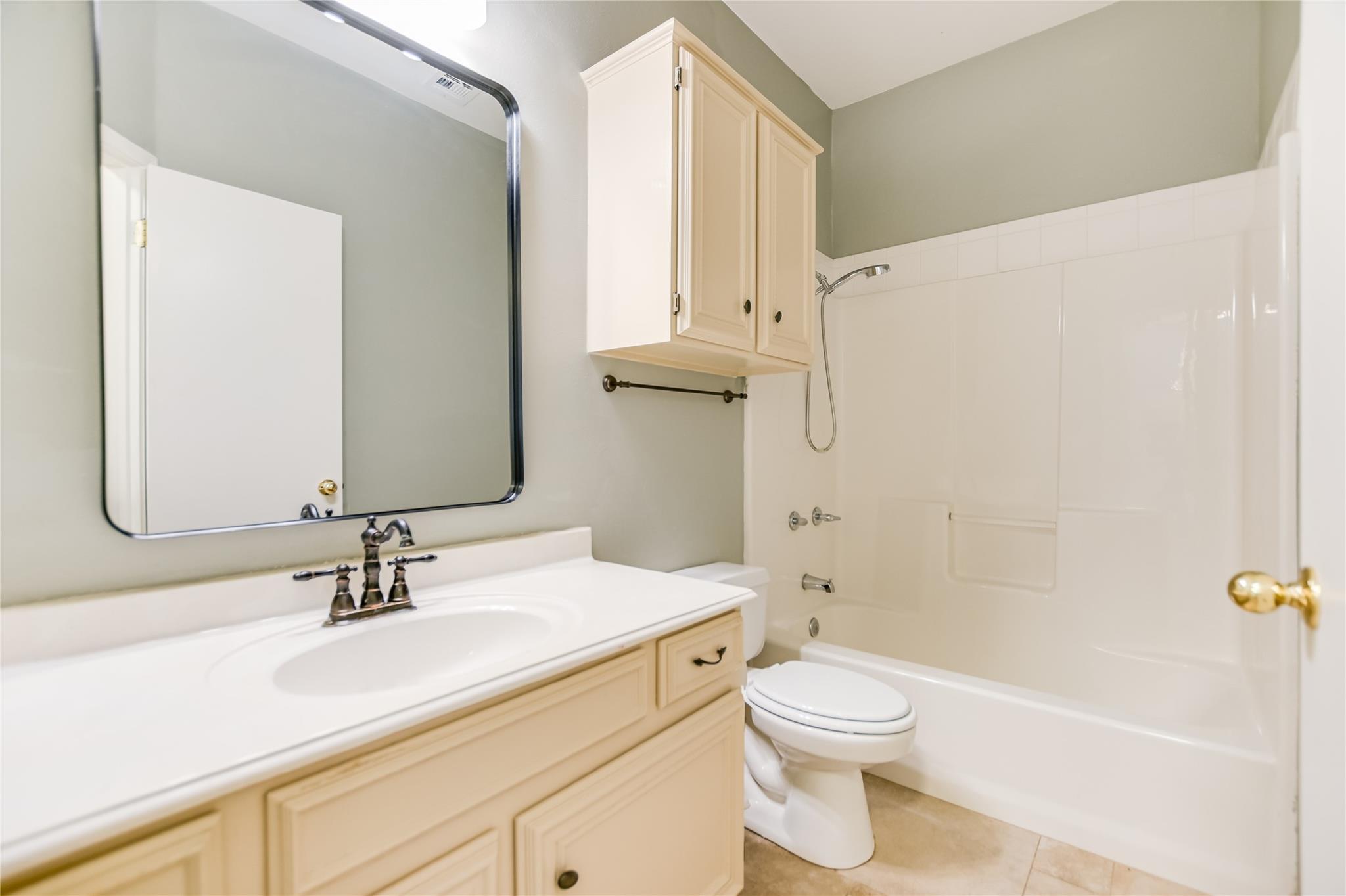 243 Mooring Cir # B, Lakeway, TX 78734