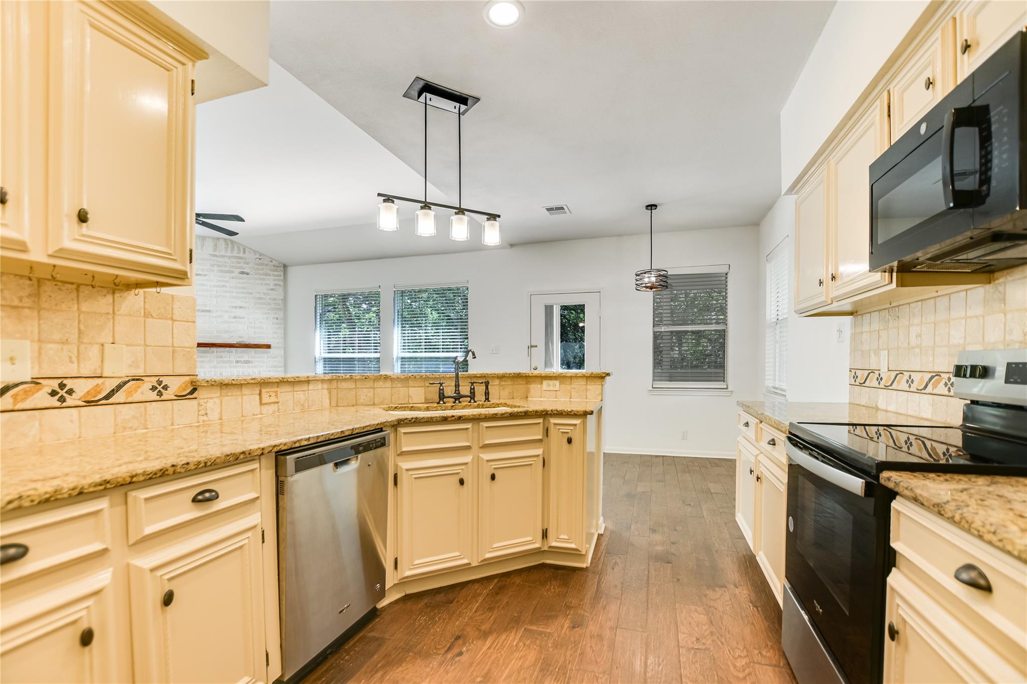 243 Mooring Cir # B, Lakeway, TX 78734