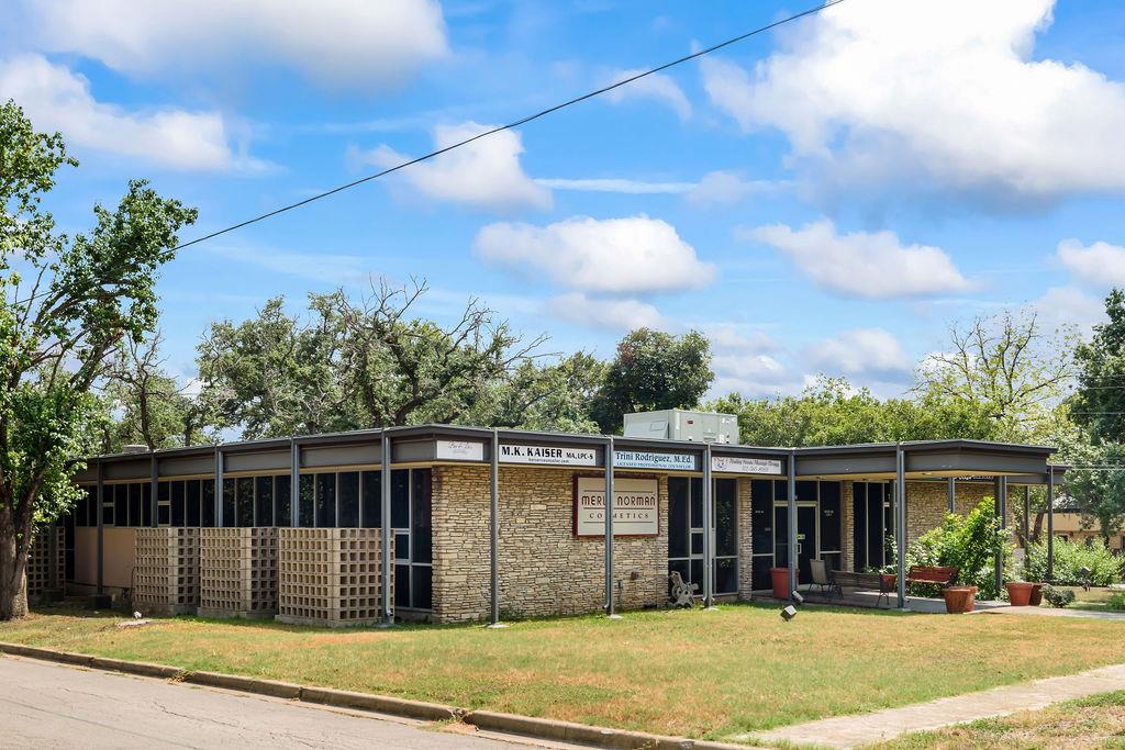 705 W Hopkins St, San Marcos, TX 78666