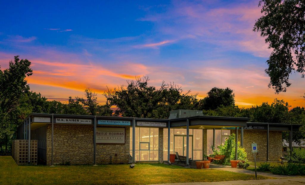 705 W Hopkins St, San Marcos, TX 78666