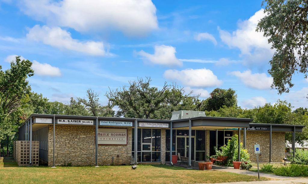 705 W Hopkins St, San Marcos, TX 78666