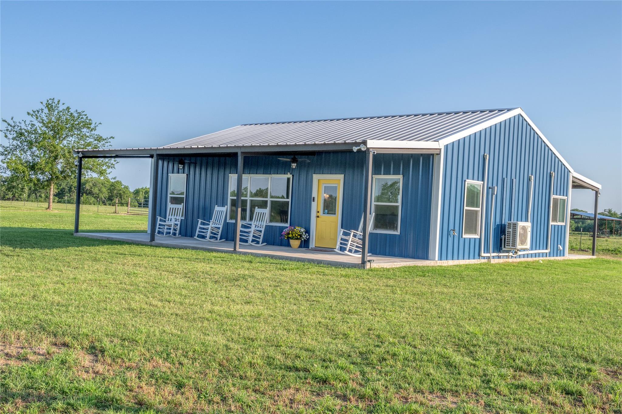 2737 Lomax Harmel Rd, Carmine, TX 78932