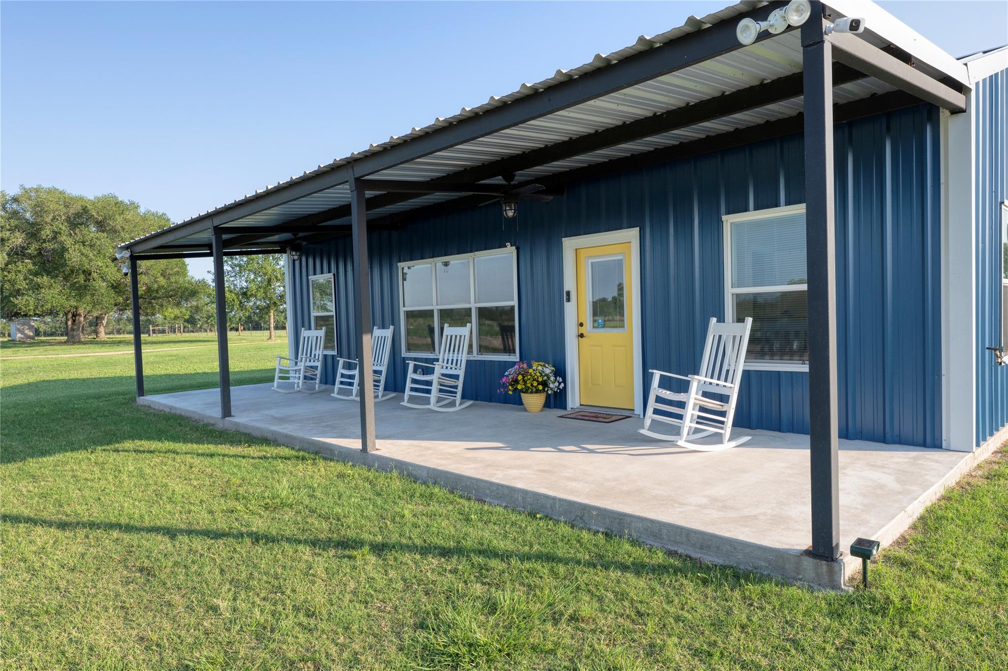 2737 Lomax Harmel Rd, Carmine, TX 78932