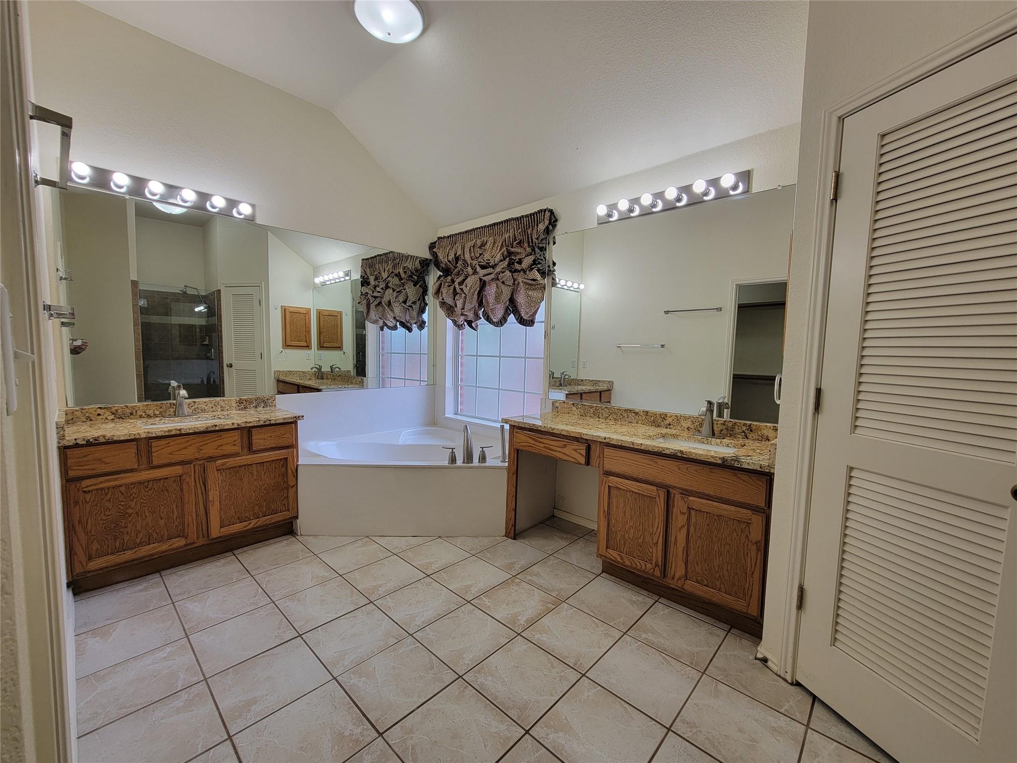 105 W Oxford Dr, Pflugerville, TX 78660