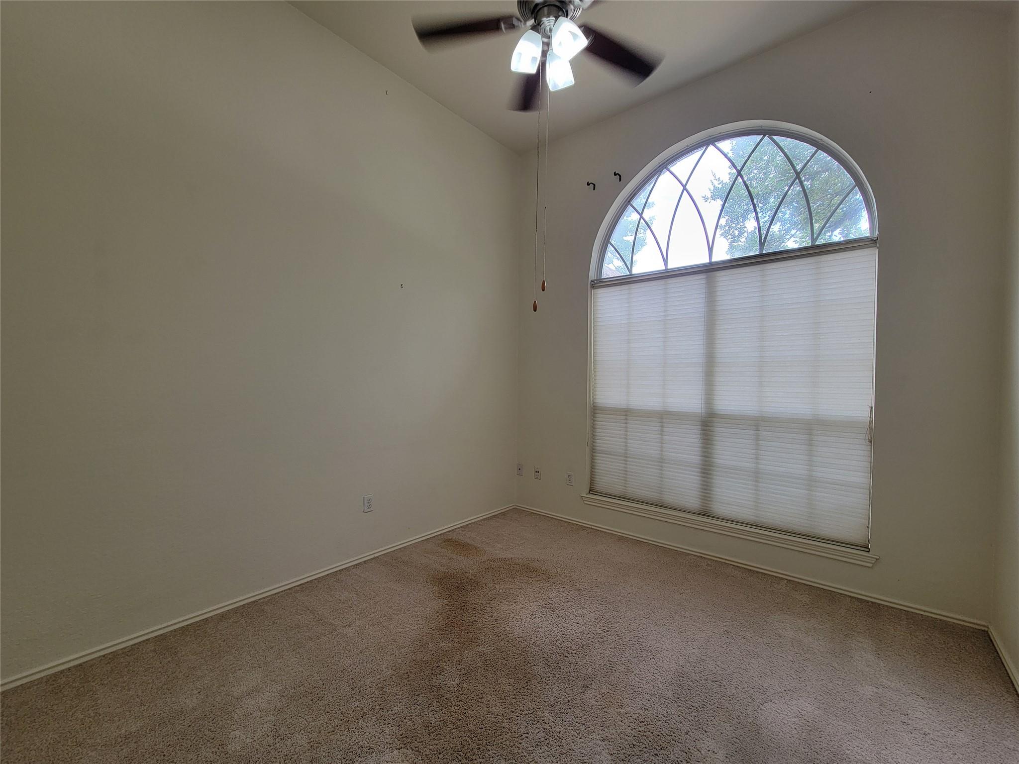 105 W Oxford Dr, Pflugerville, TX 78660