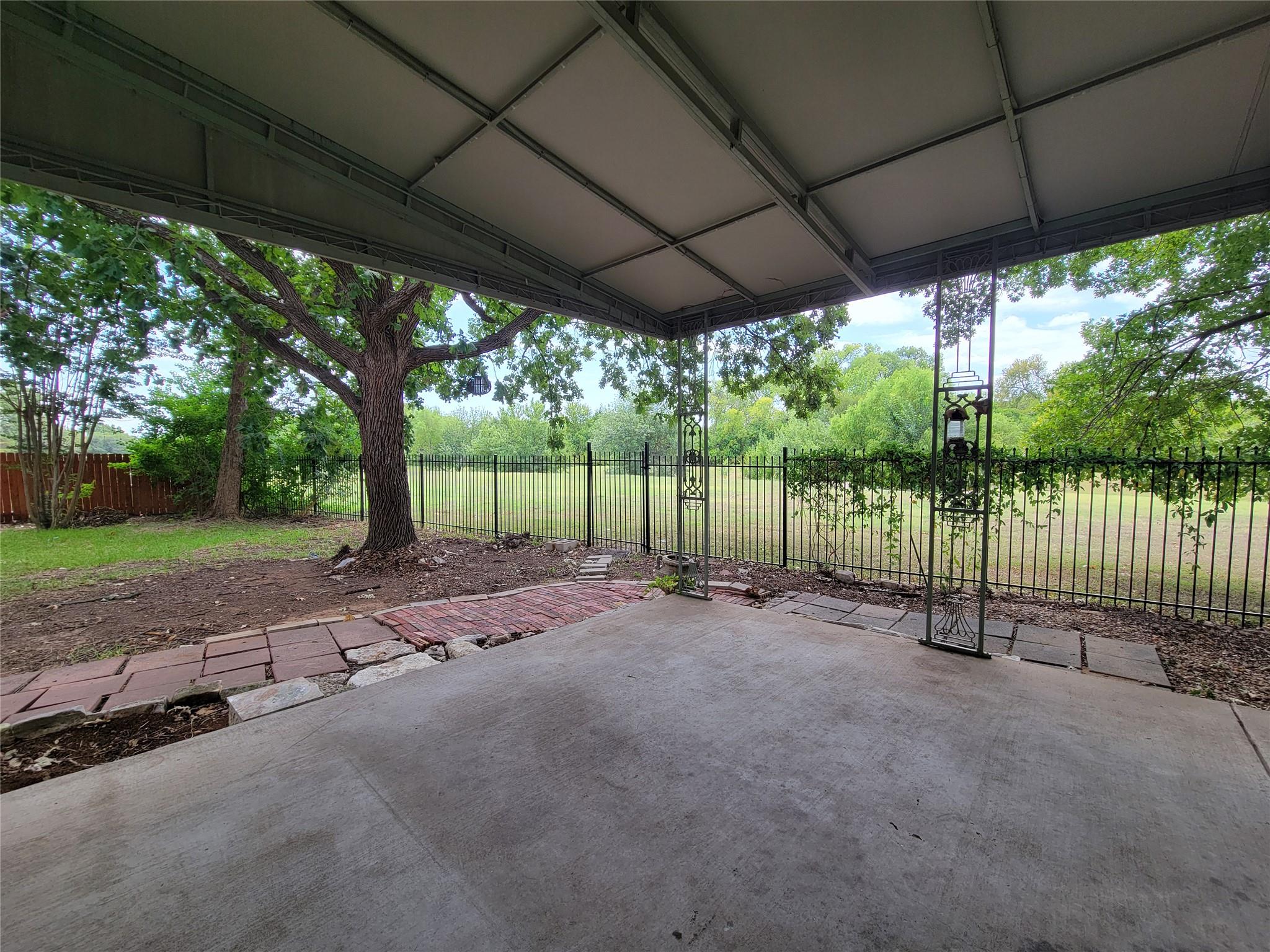 105 W Oxford Dr, Pflugerville, TX 78660