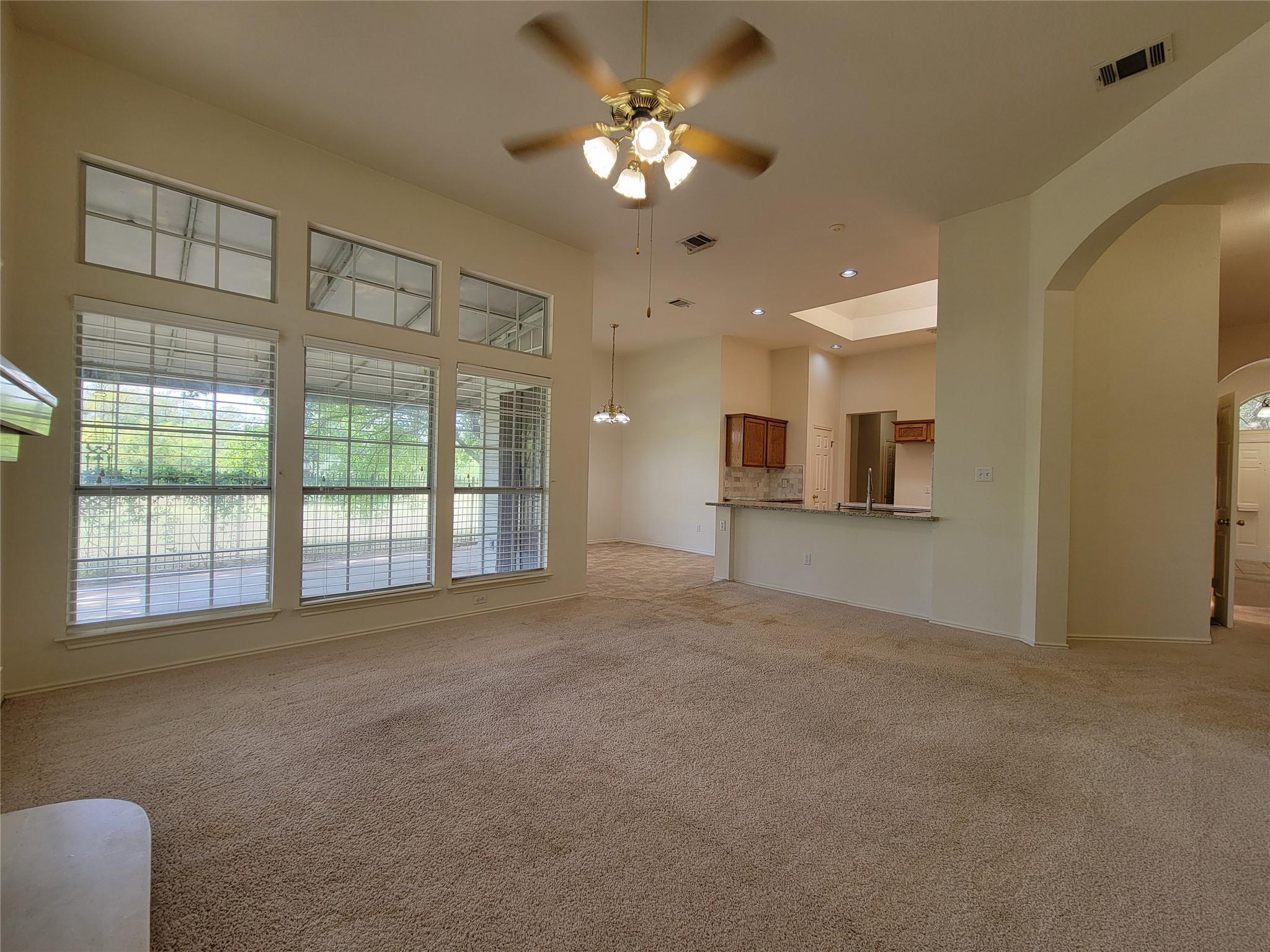 105 W Oxford Dr, Pflugerville, TX 78660