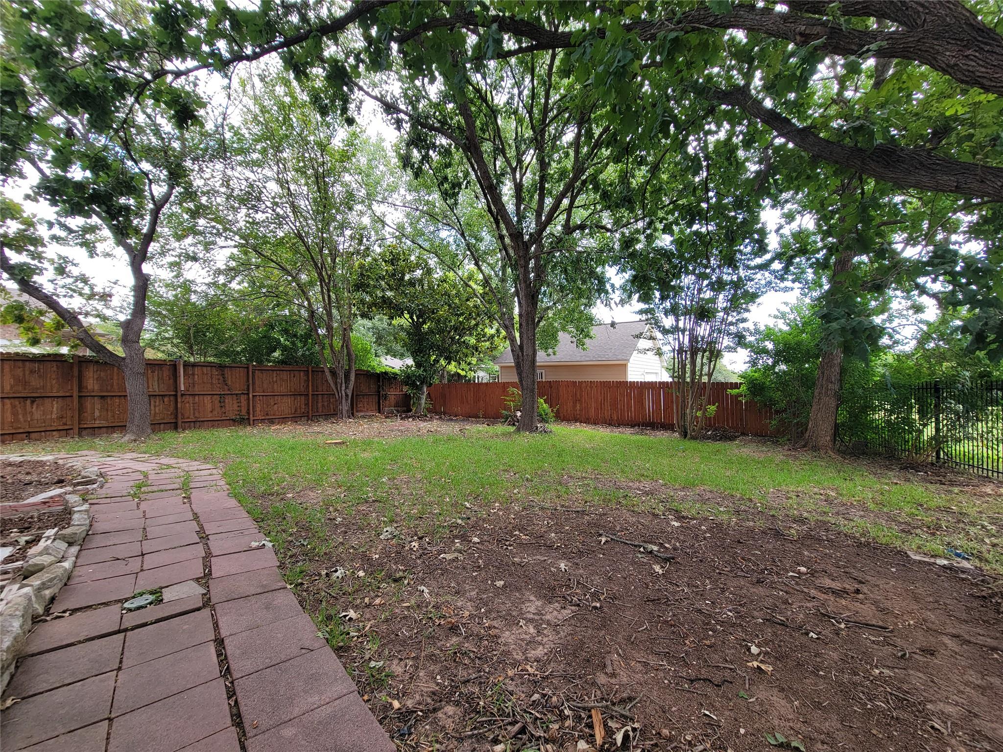 105 W Oxford Dr, Pflugerville, TX 78660