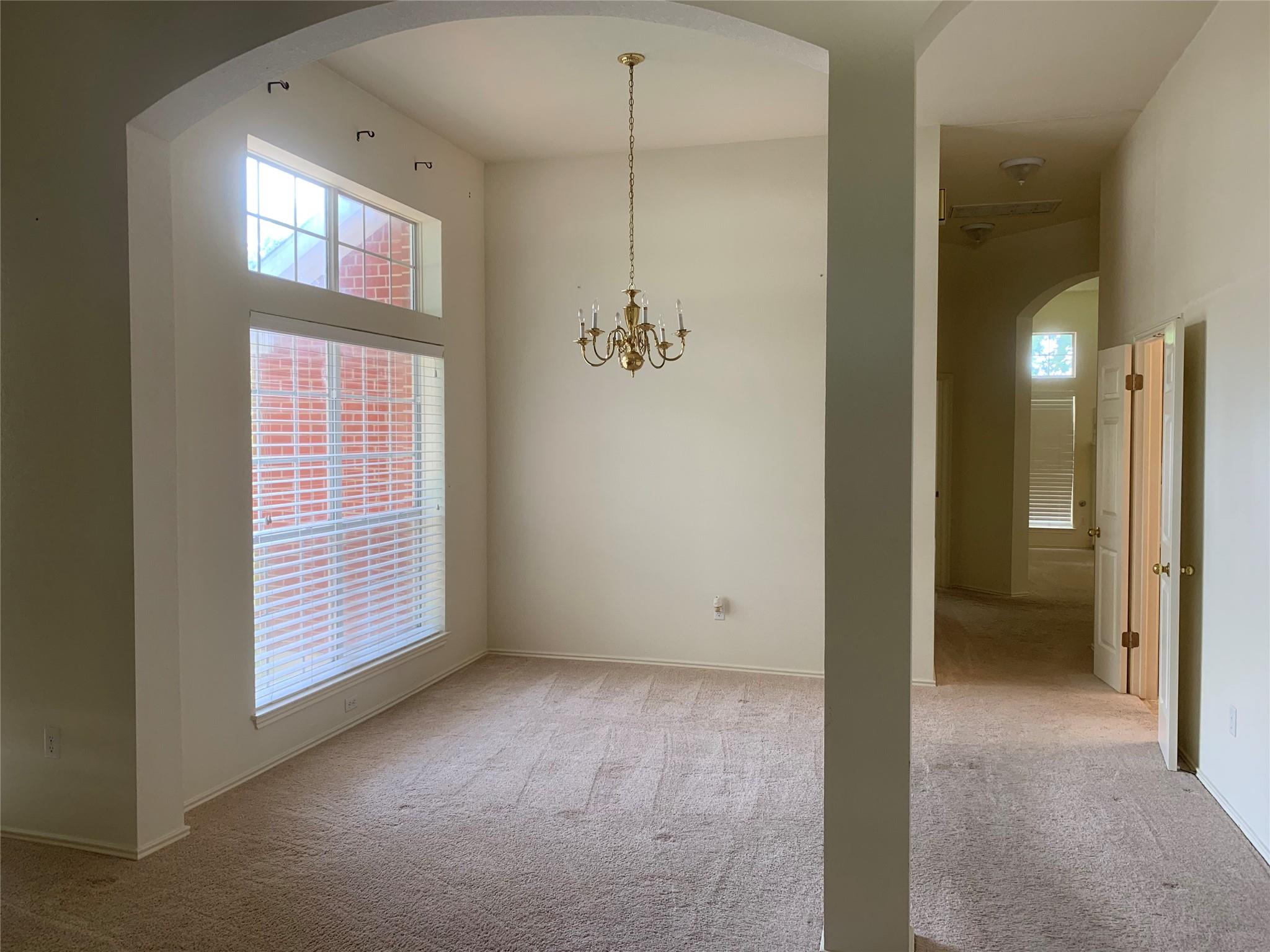 105 W Oxford Dr, Pflugerville, TX 78660